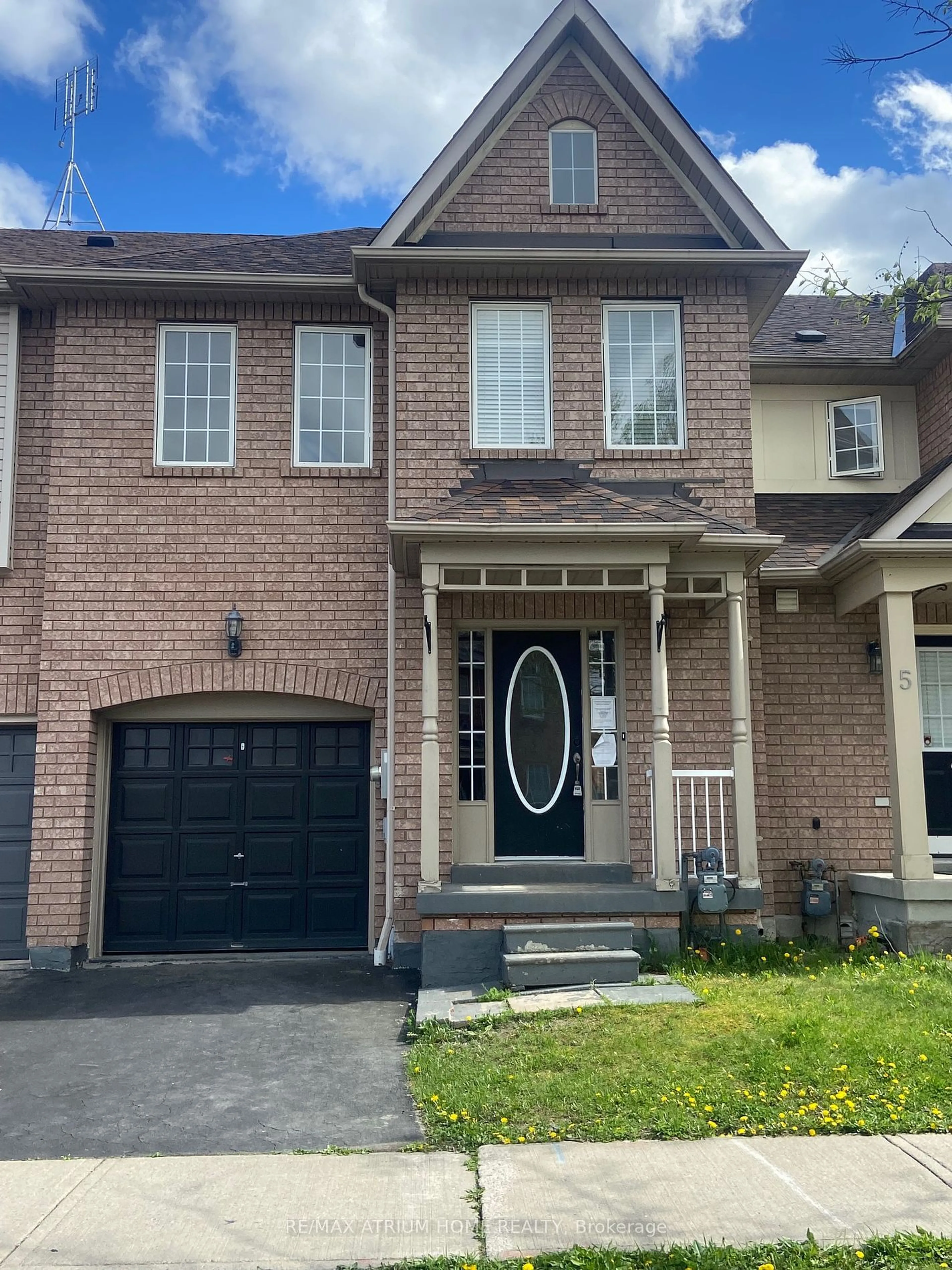 Home with brick exterior material for 3 Playfair Rd, Whitby Ontario L1N 9S8