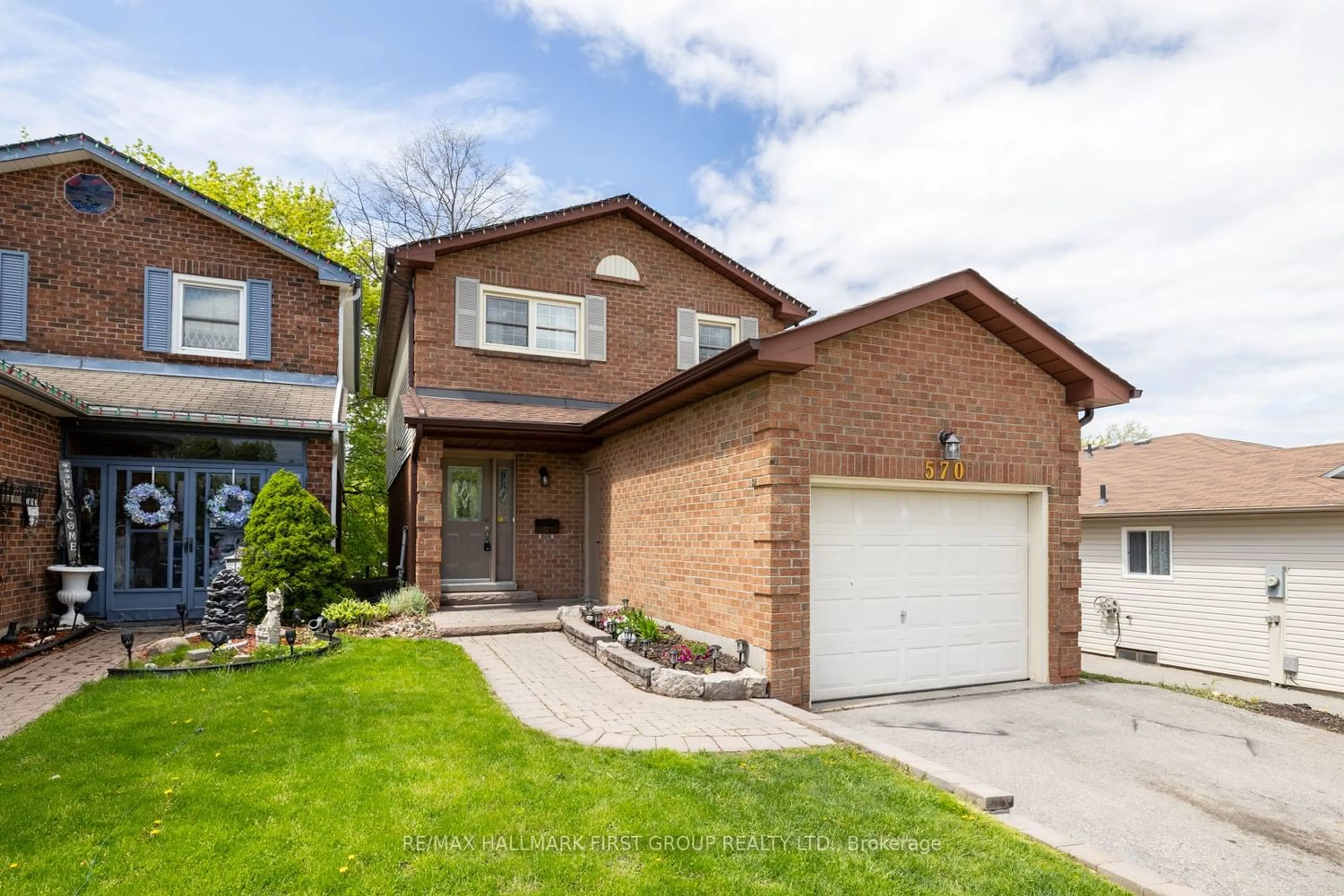 Home with brick exterior material for 570 Muirfield St, Oshawa Ontario L1H 8G4