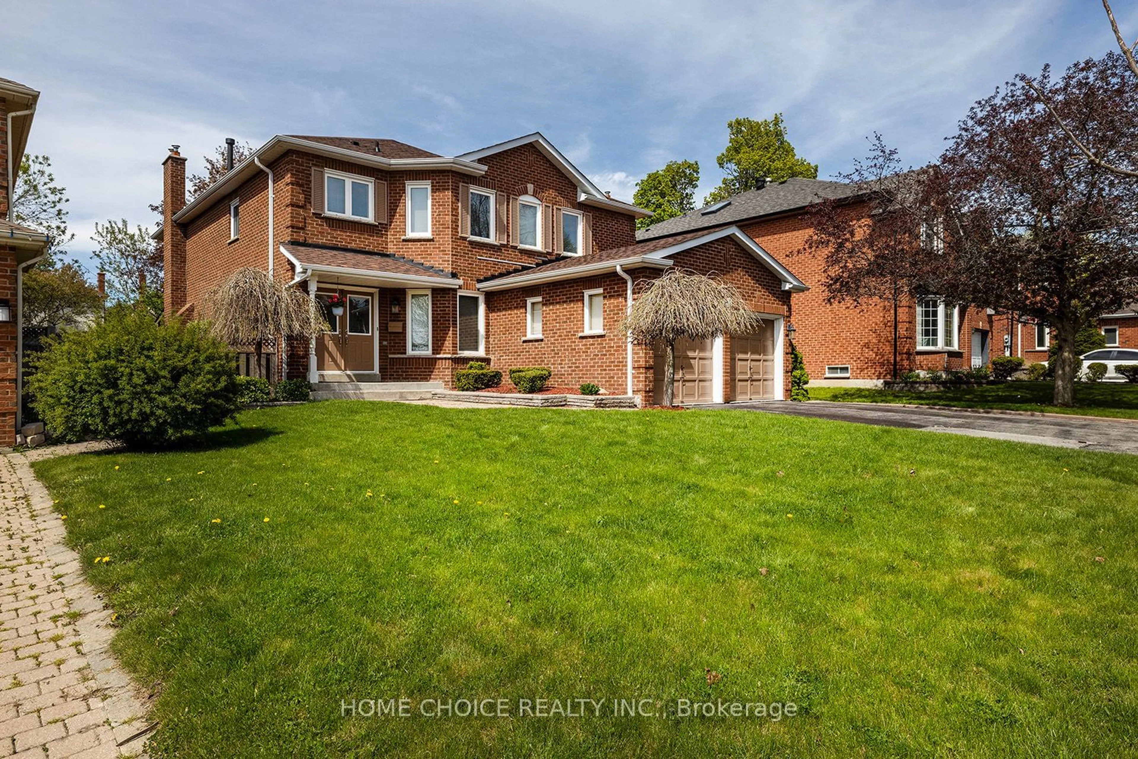 Home with brick exterior material for 18 Jamieson Cres, Whitby Ontario L1R 1T9