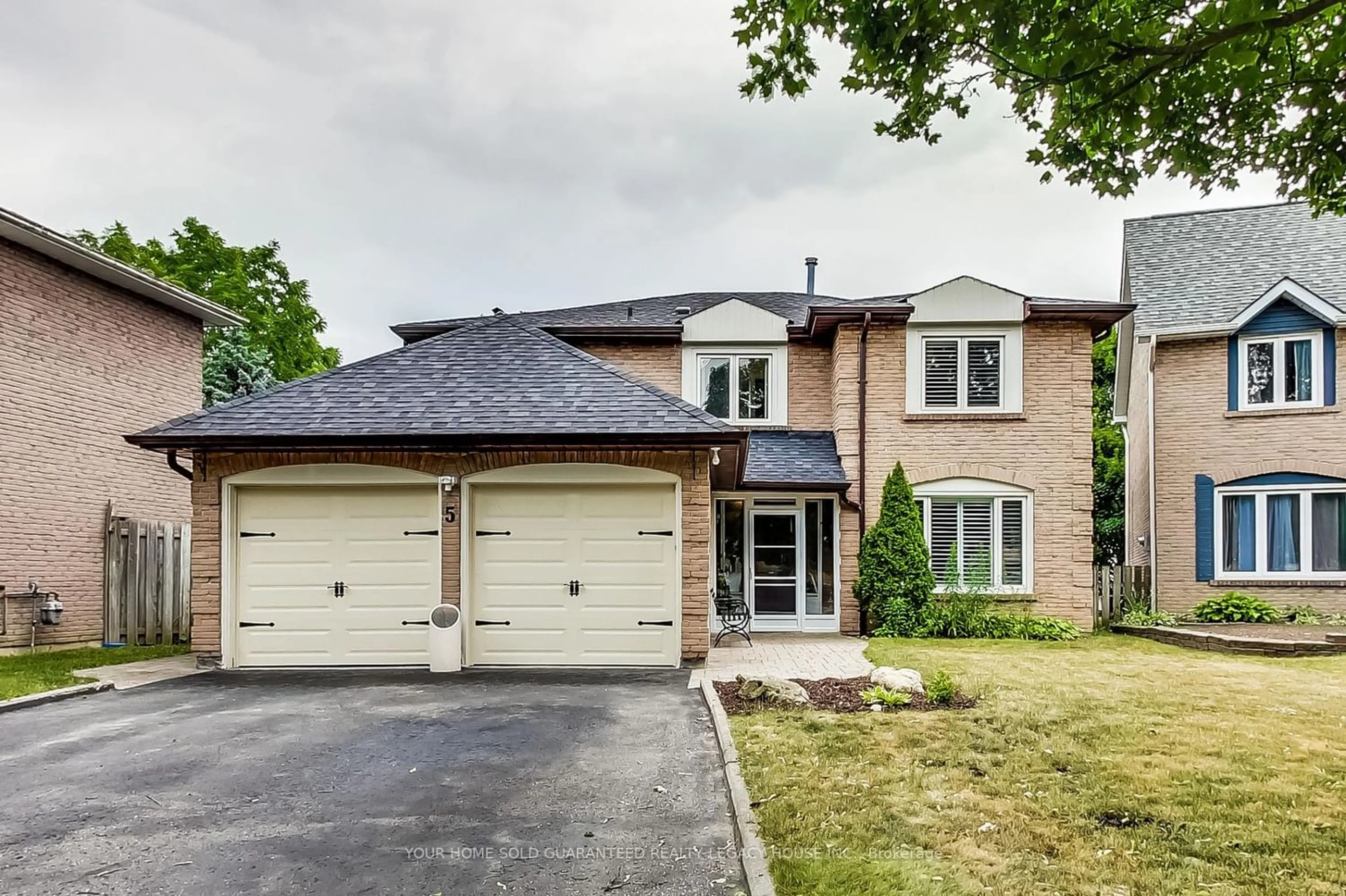Home with brick exterior material for 5 Michelle Crt, Whitby Ontario L1N 6Z1