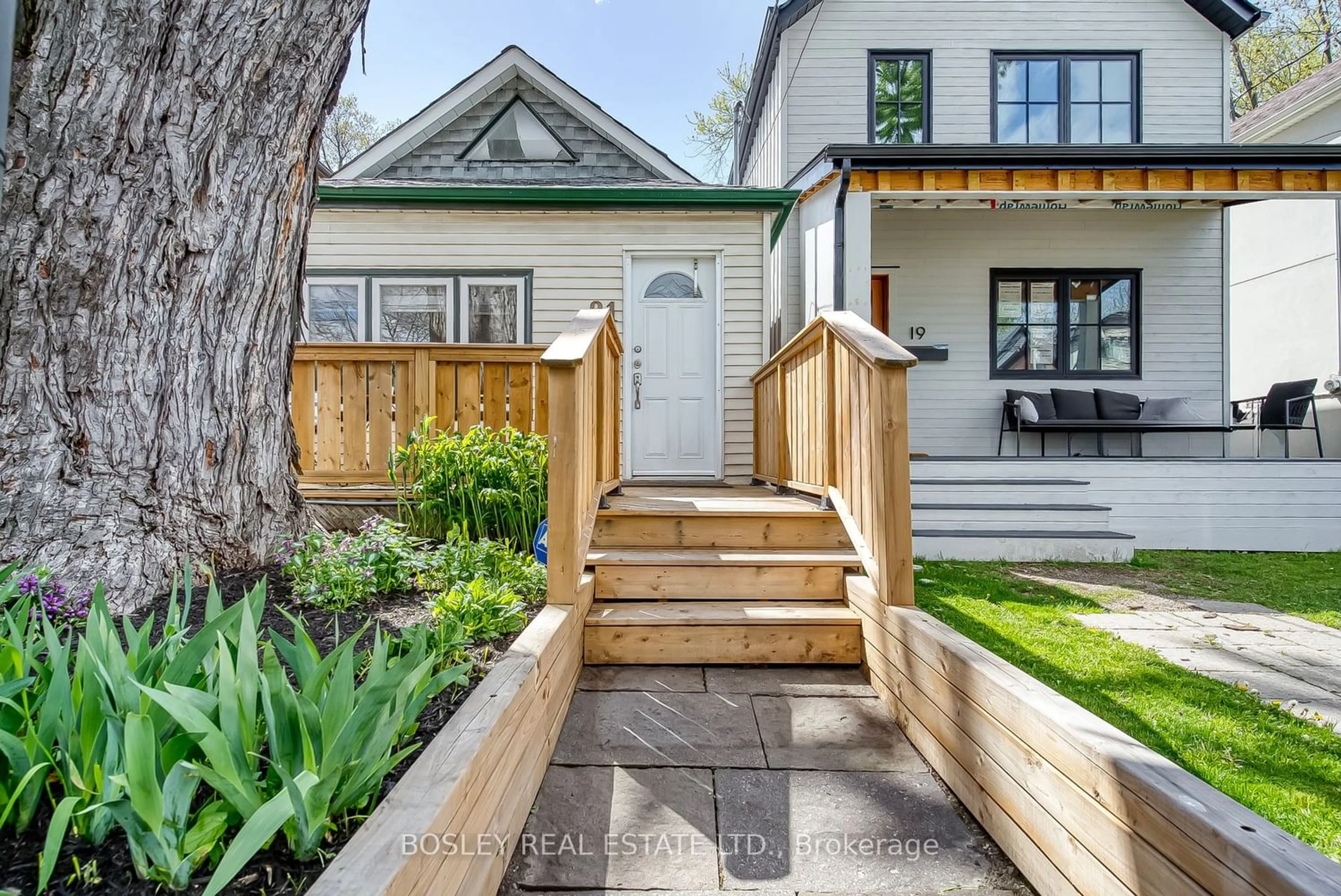 Frontside or backside of a home for 21 Cambrai Ave, Toronto Ontario M4C 2P7