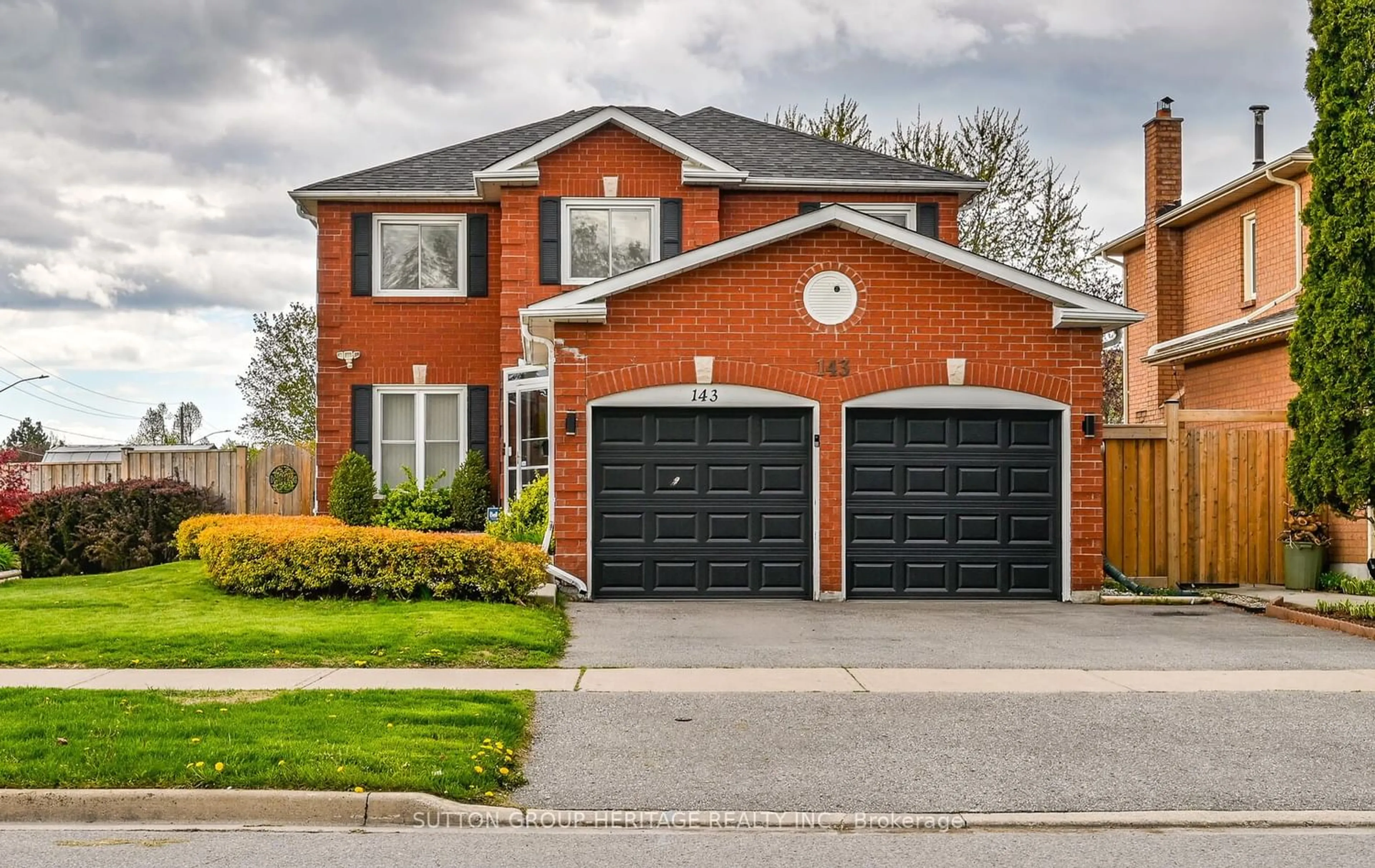 Home with brick exterior material for 143 Apple Blossom Blvd, Clarington Ontario L1C 4T8