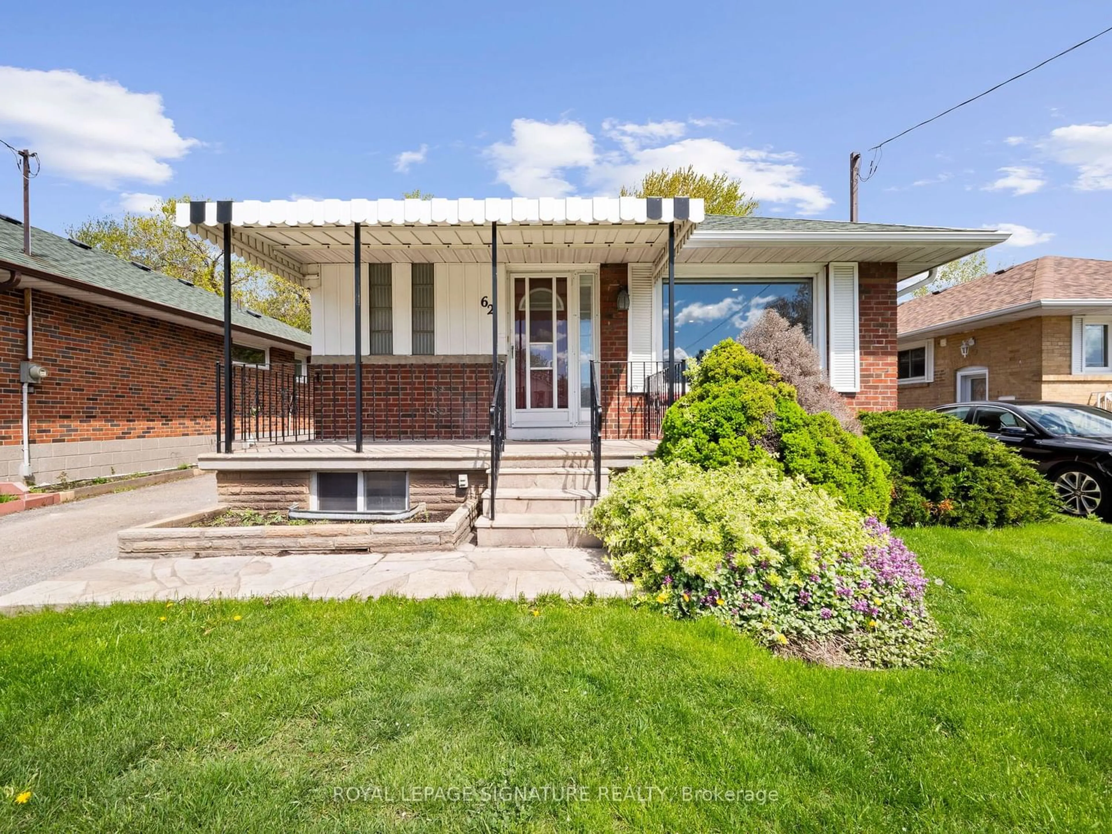 Frontside or backside of a home for 62 Shandon Dr, Toronto Ontario M1R 4M5
