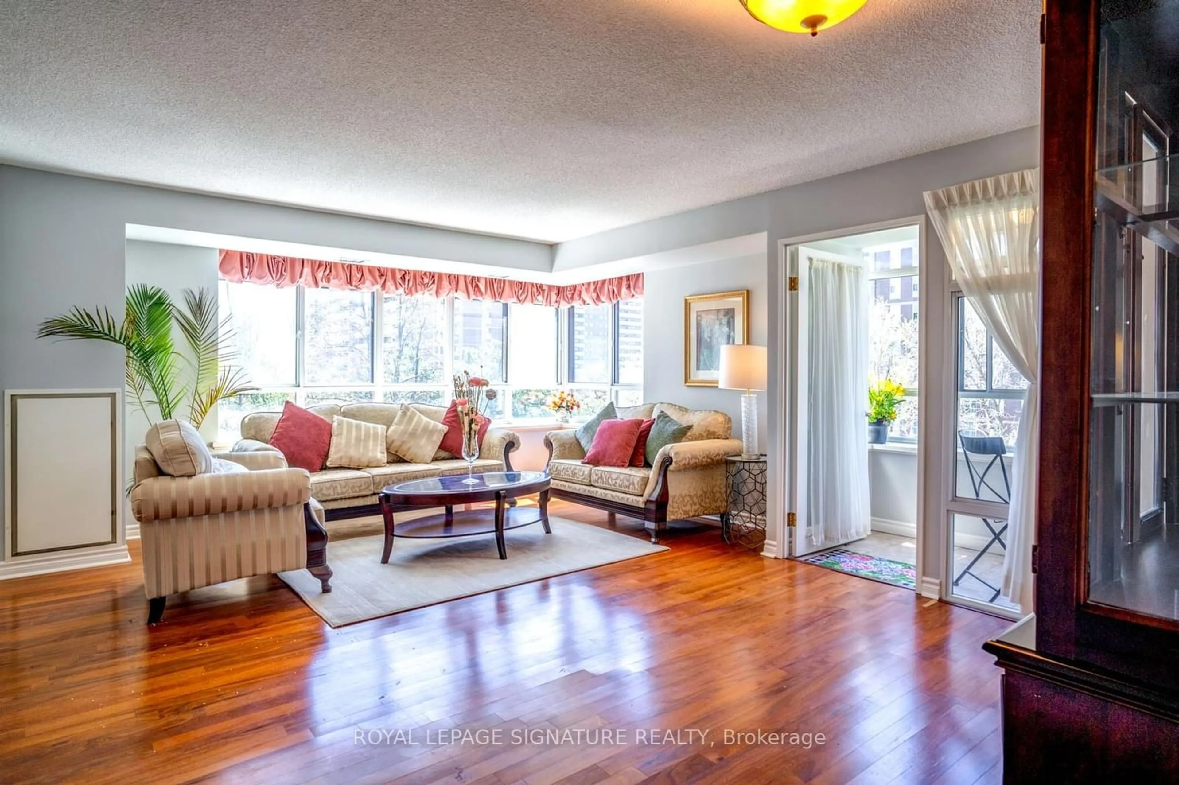 Living room for 115 Bonis Ave #506, Toronto Ontario M1T 3S4