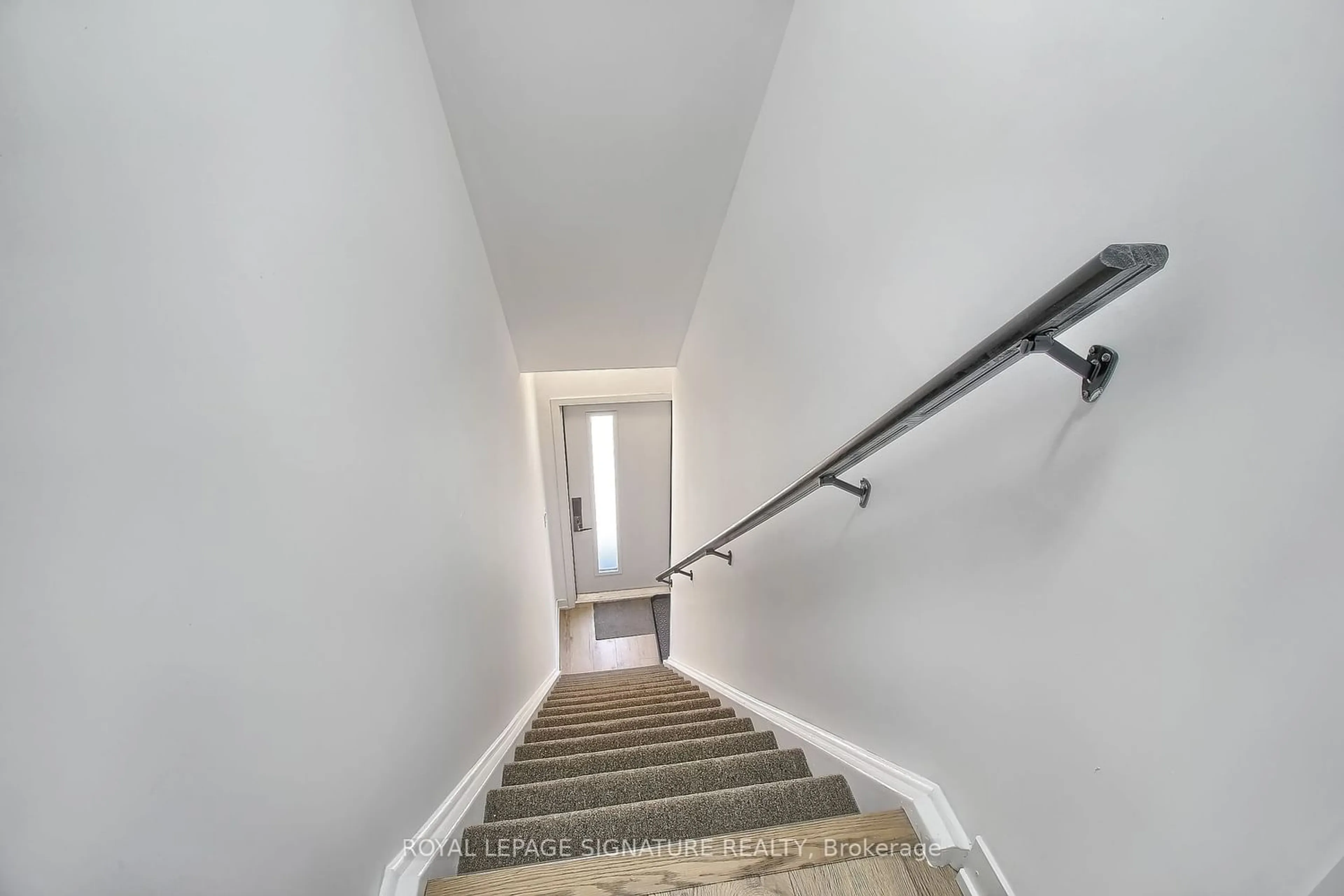 Stairs for 1740 Simcoe St #36, Oshawa Ontario L1G 4X9