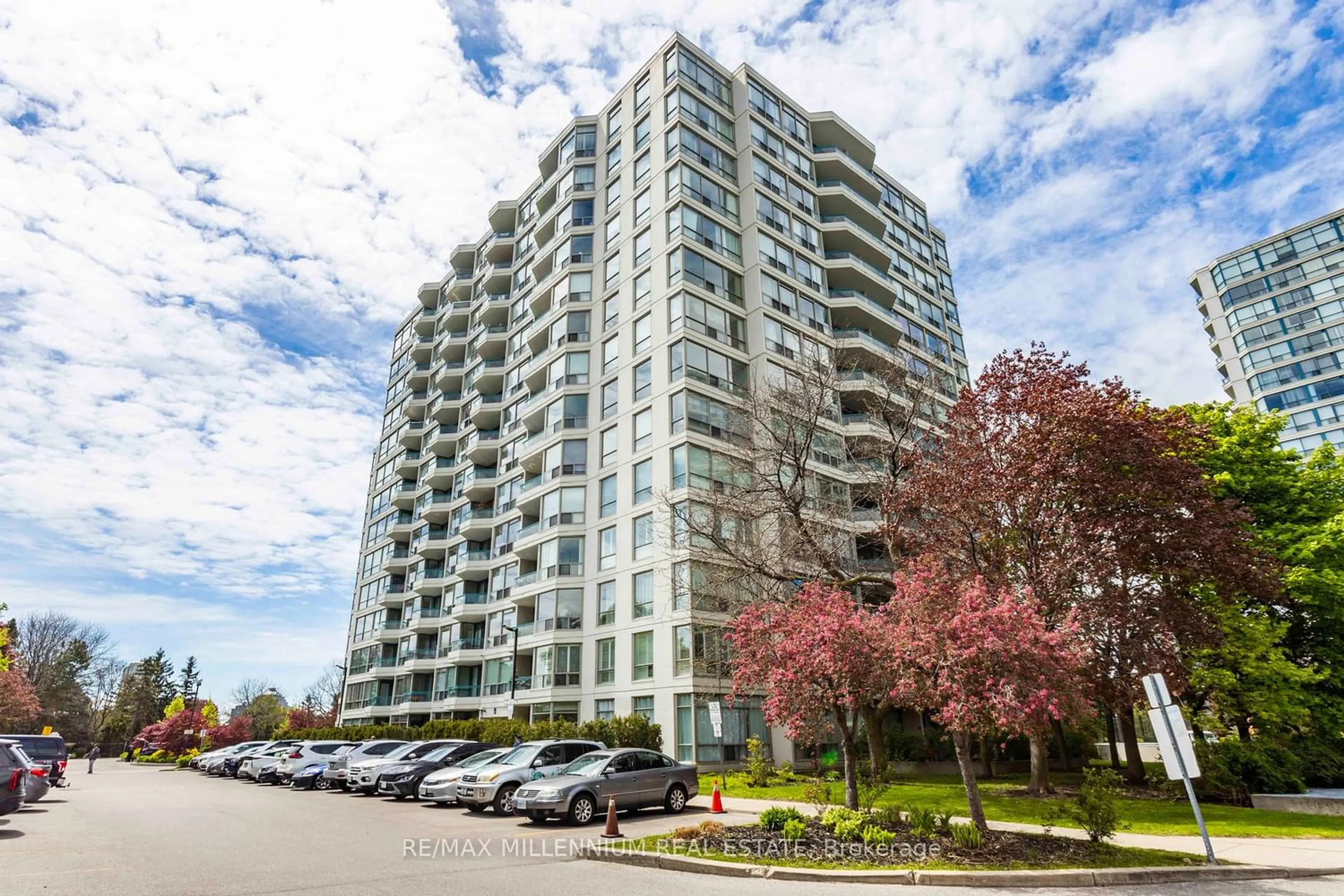 A pic from exterior of the house or condo for 4727 Sheppard Ave #1008, Toronto Ontario M1S 5B3