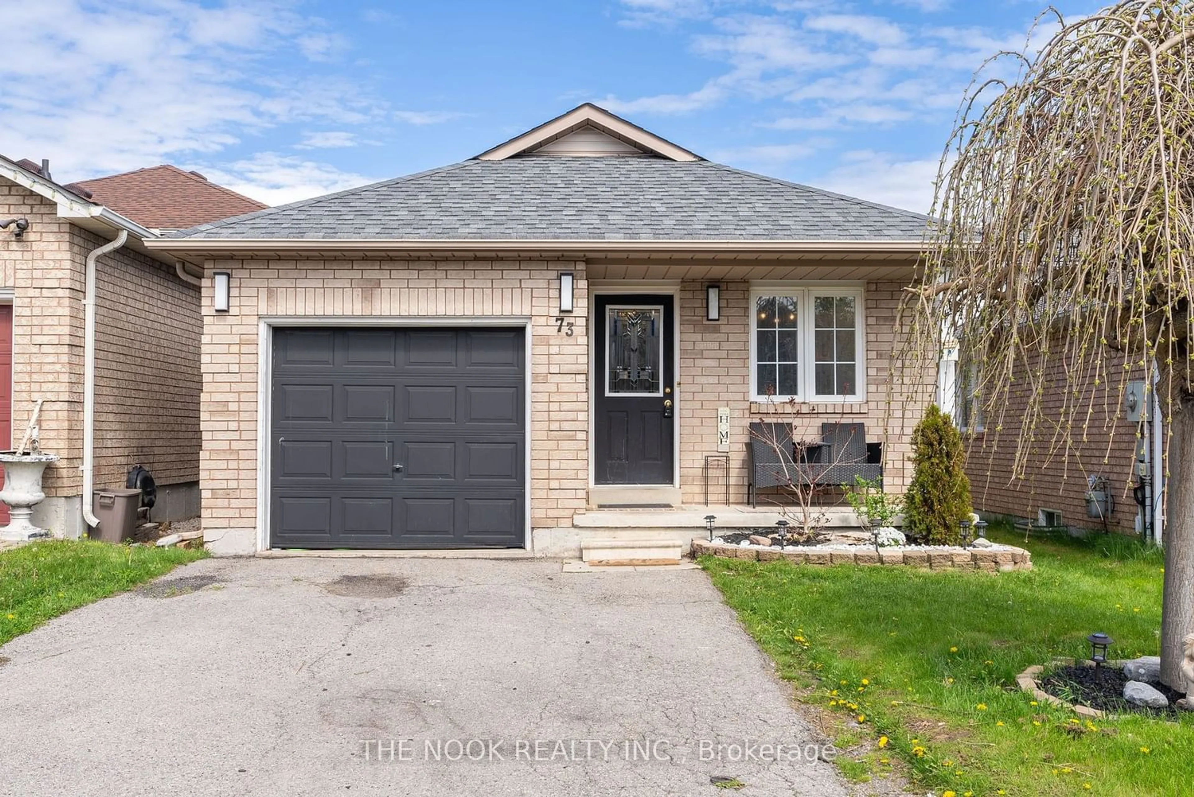Frontside or backside of a home for 73 Mallory St, Clarington Ontario L1E 3A8