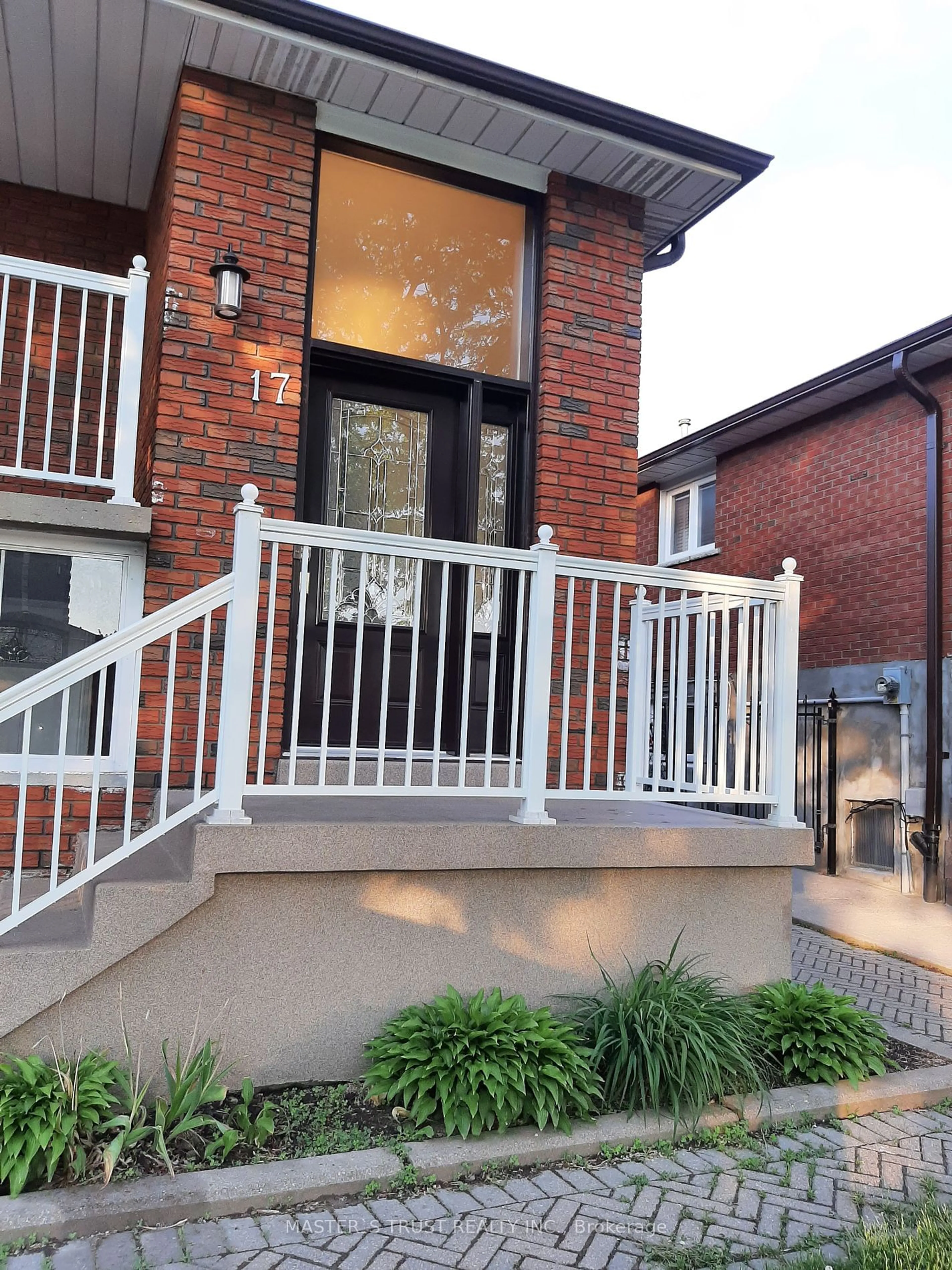 A pic from exterior of the house or condo for 17 Beamsville Dr, Toronto Ontario M1T 3S1