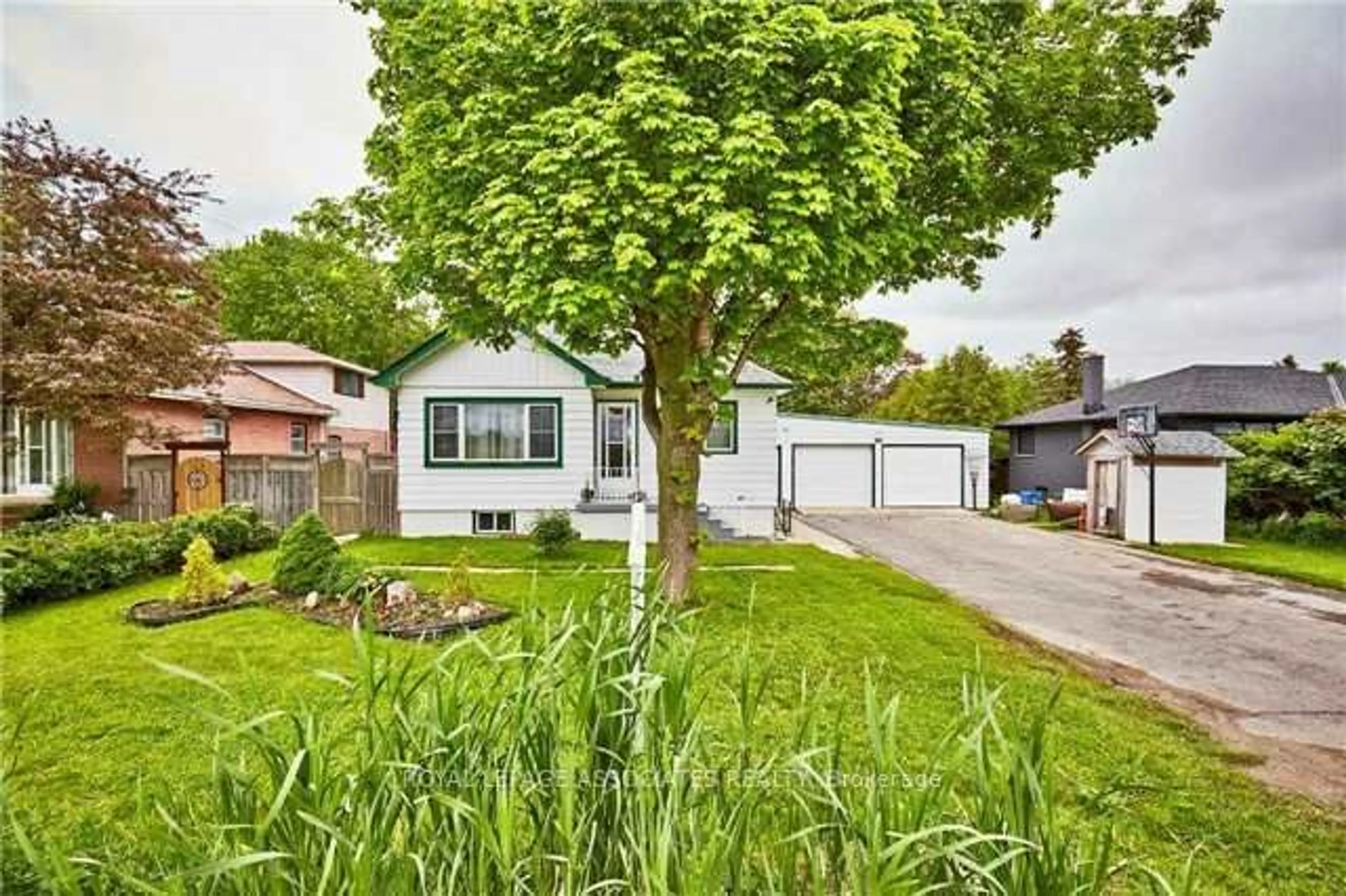 Frontside or backside of a home for 29 Lake Ridge Rd, Whitby Ontario L1P 1K1