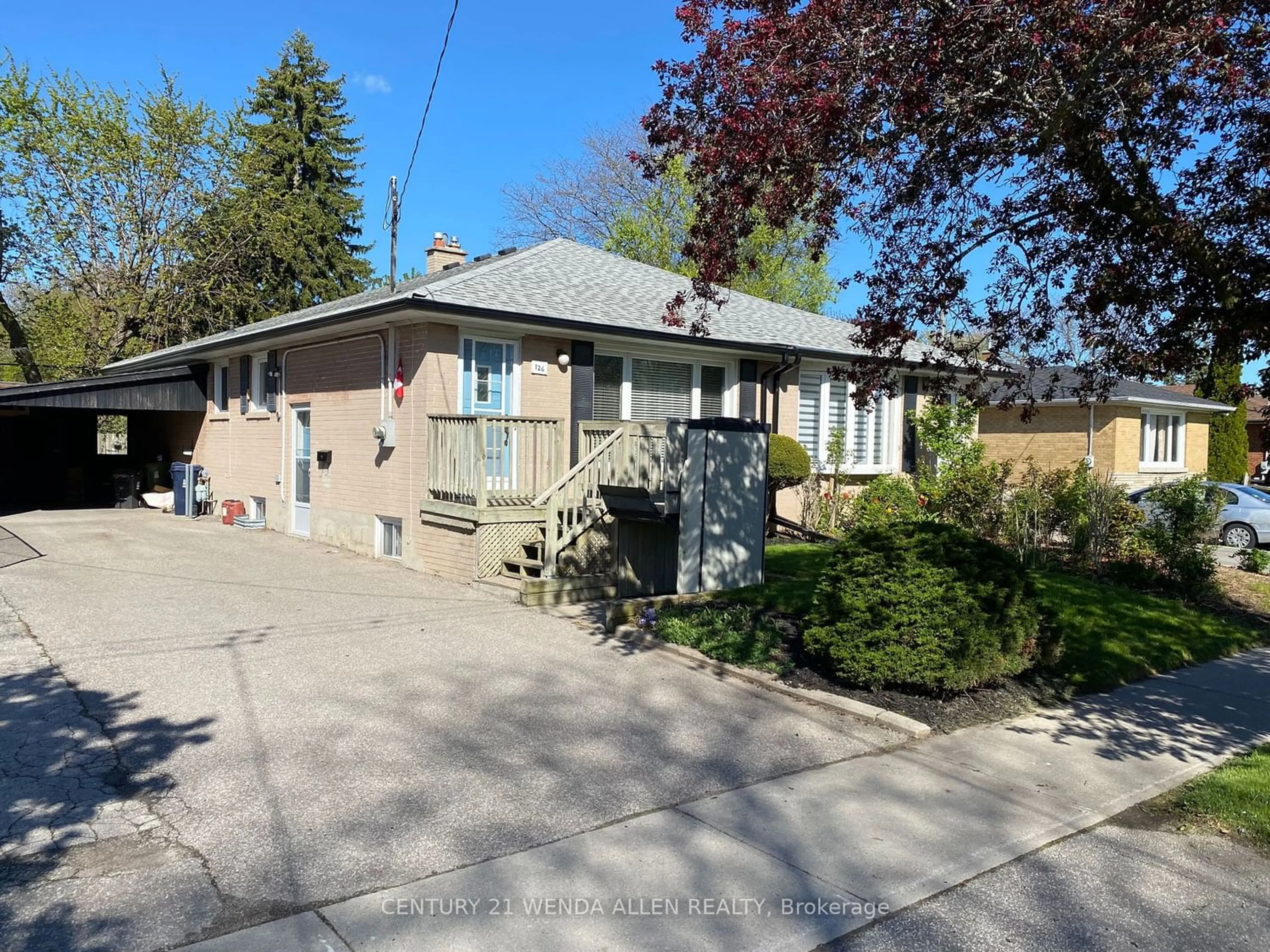Frontside or backside of a home for 126 Birkdale Rd, Toronto Ontario M1P 3R5
