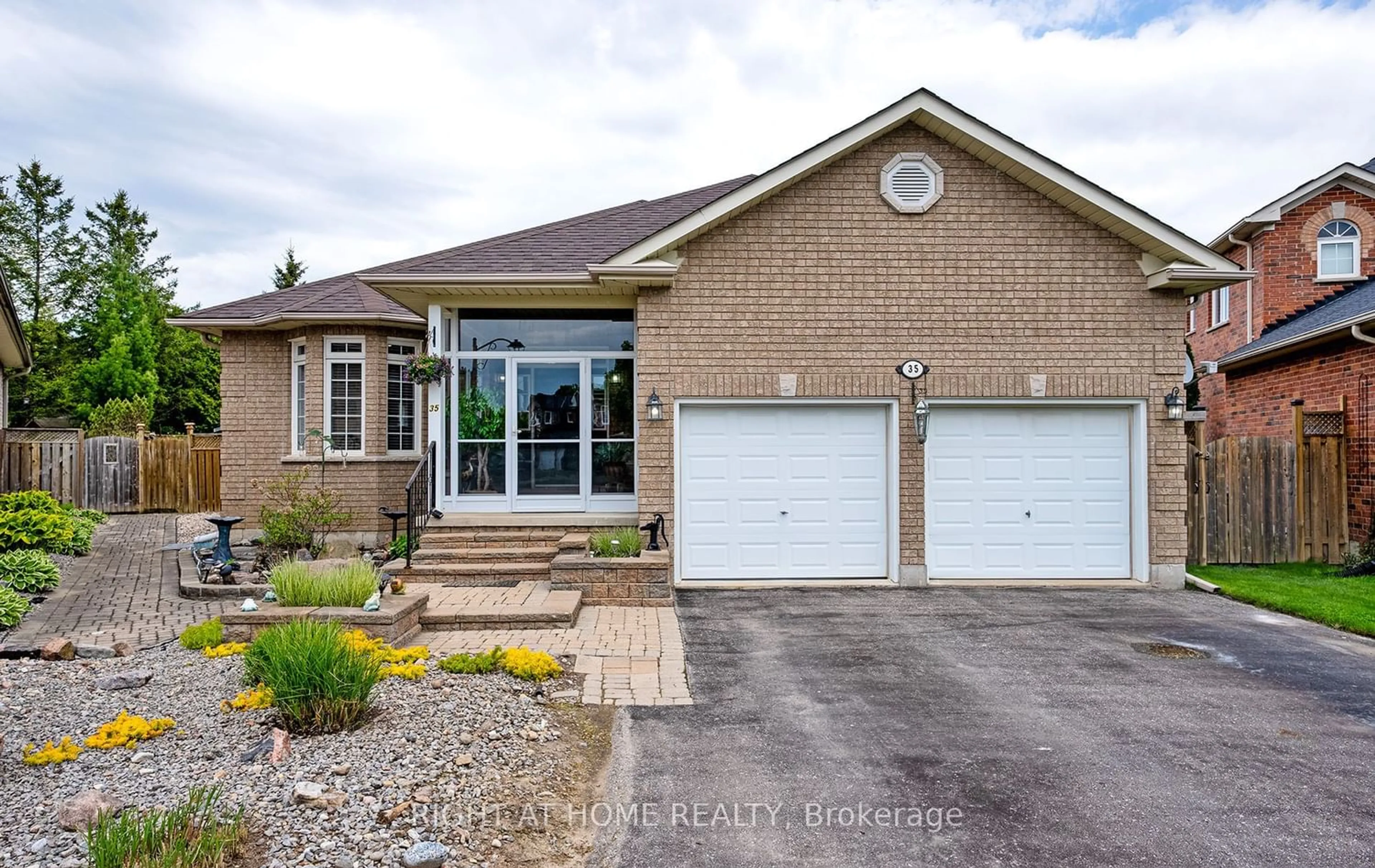 Home with brick exterior material for 35 Sadler Cres, Scugog Ontario L9L 1T4