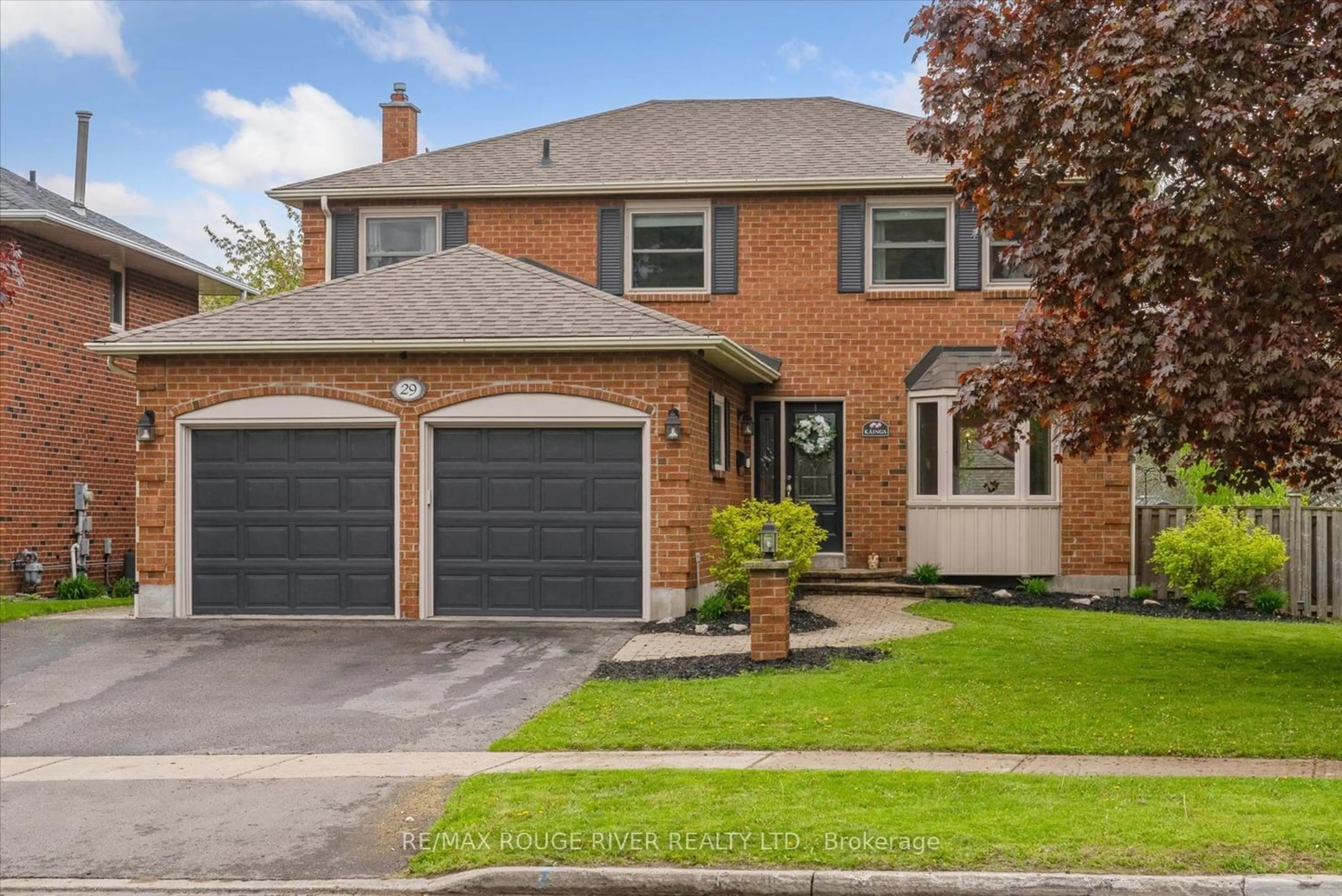 Home with brick exterior material for 29 Canadian Oaks Dr, Whitby Ontario L1N 6X5