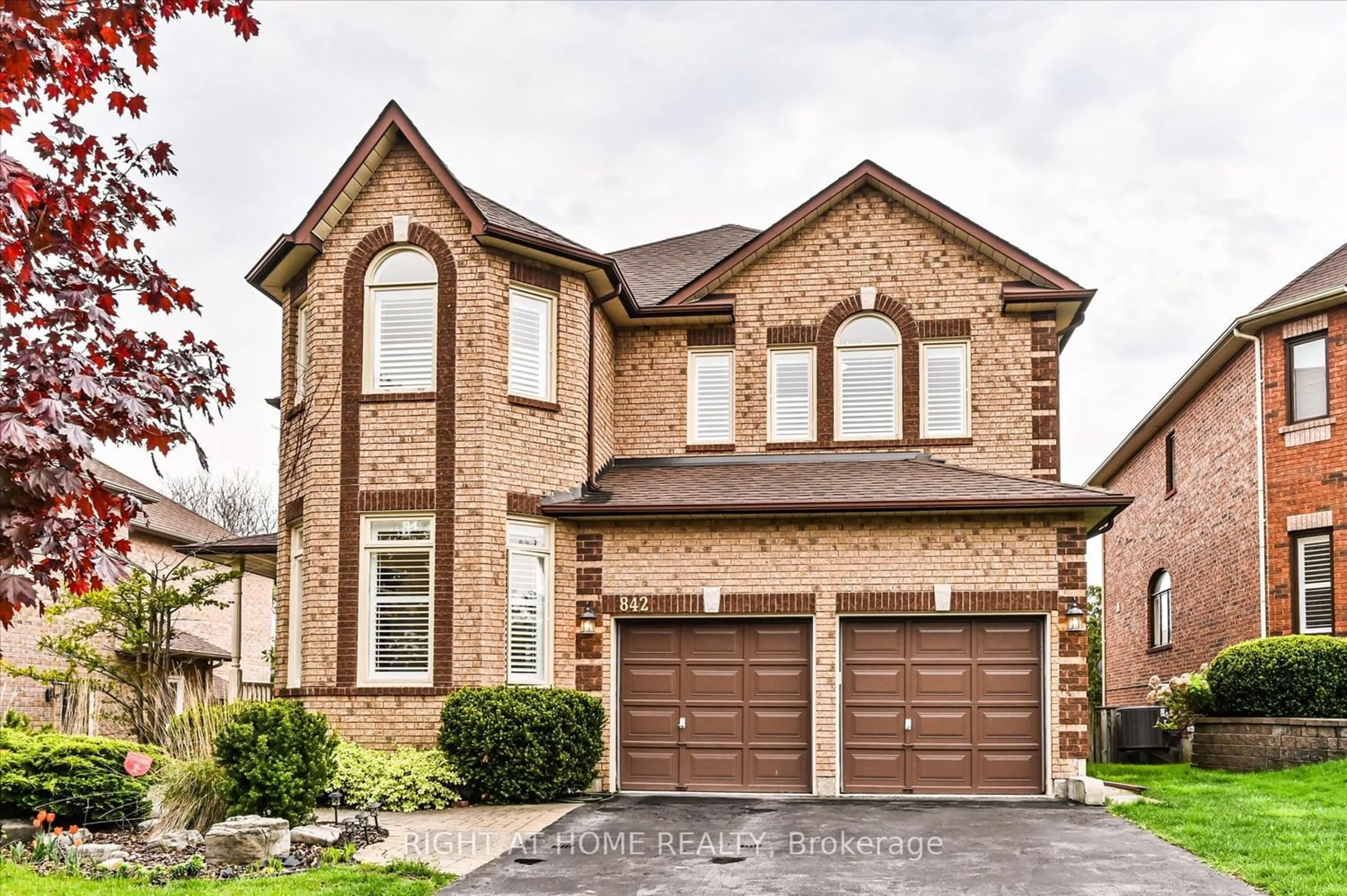 Home with brick exterior material for 842 Primrose Crt, Pickering Ontario L1X 2S7