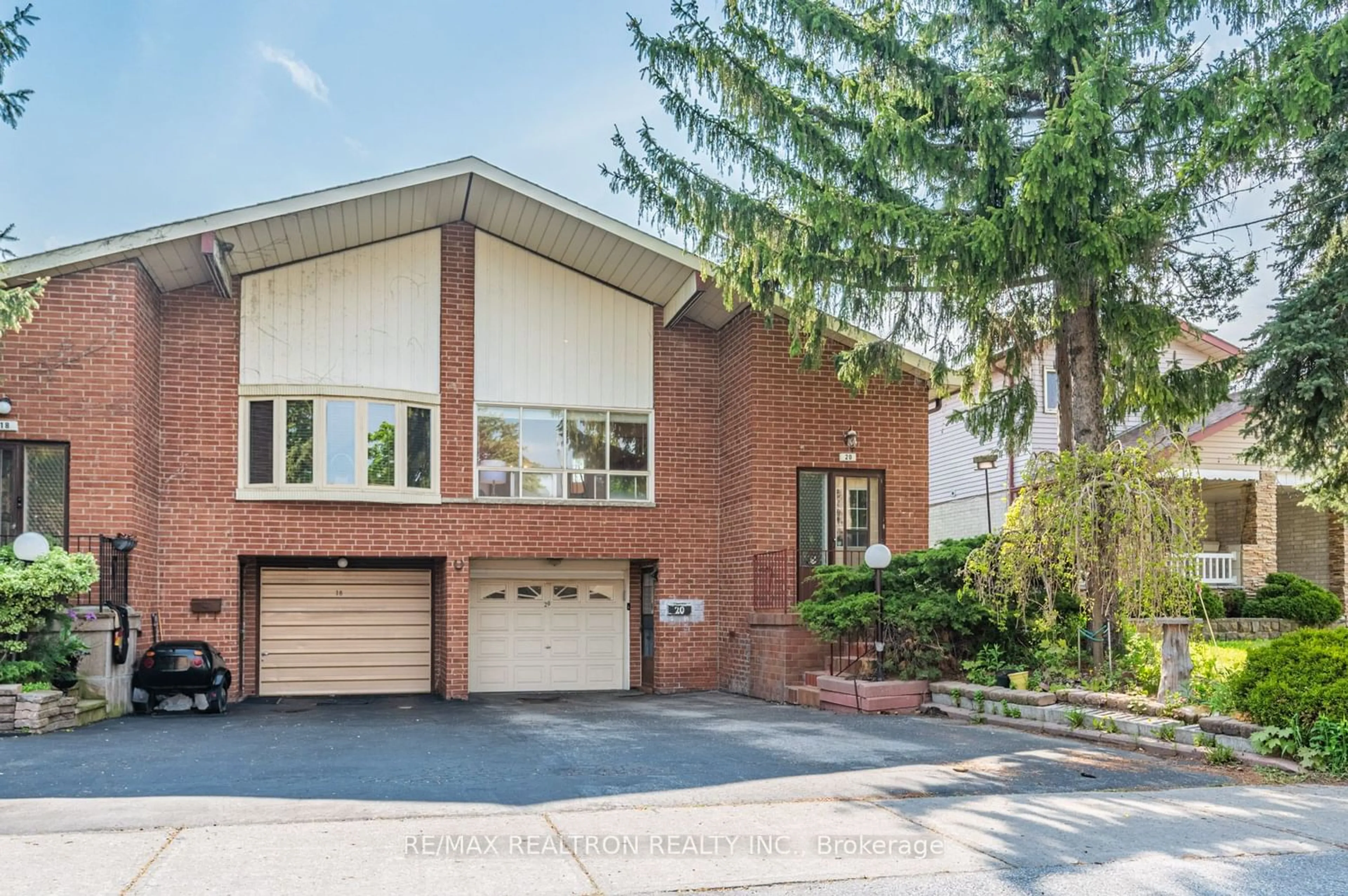 Home with brick exterior material for 20 Greenspire Rd, Toronto Ontario M1B 1Y8