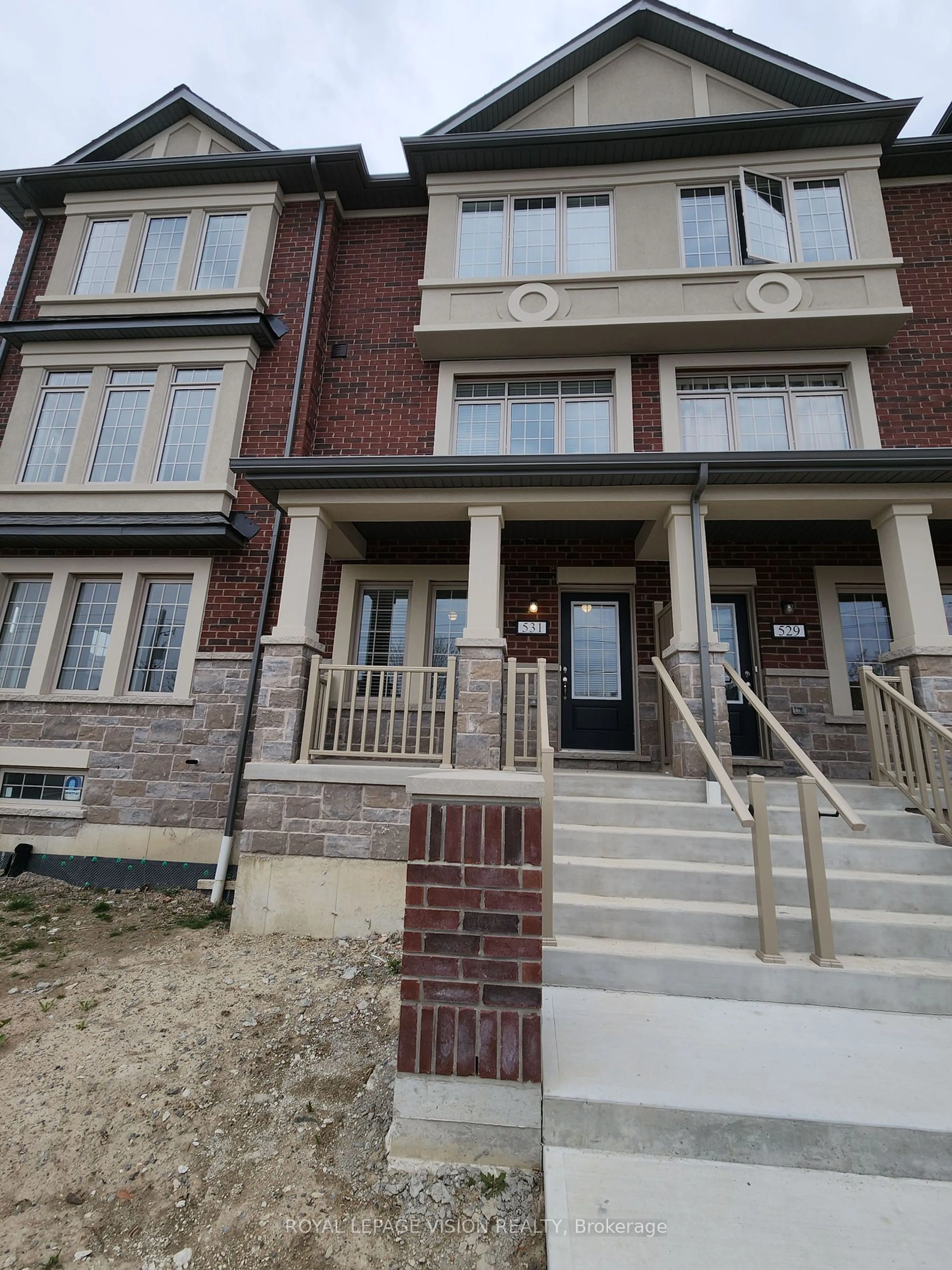 A pic from exterior of the house or condo for 531 Old Harwood Ave, Ajax Ontario L1Z 0V2