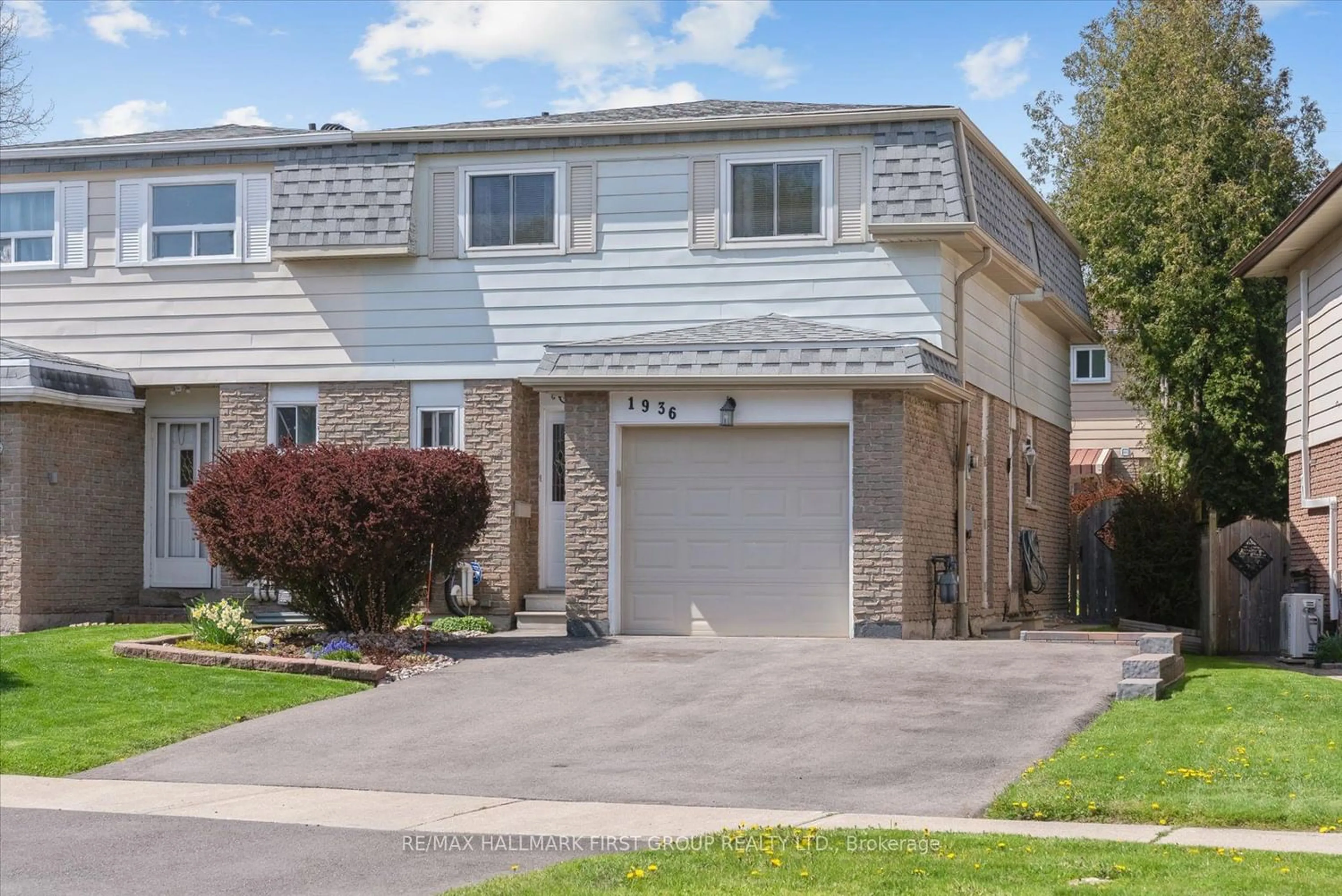 A pic from exterior of the house or condo for 1936 Denmar Rd, Pickering Ontario L1V 2X9