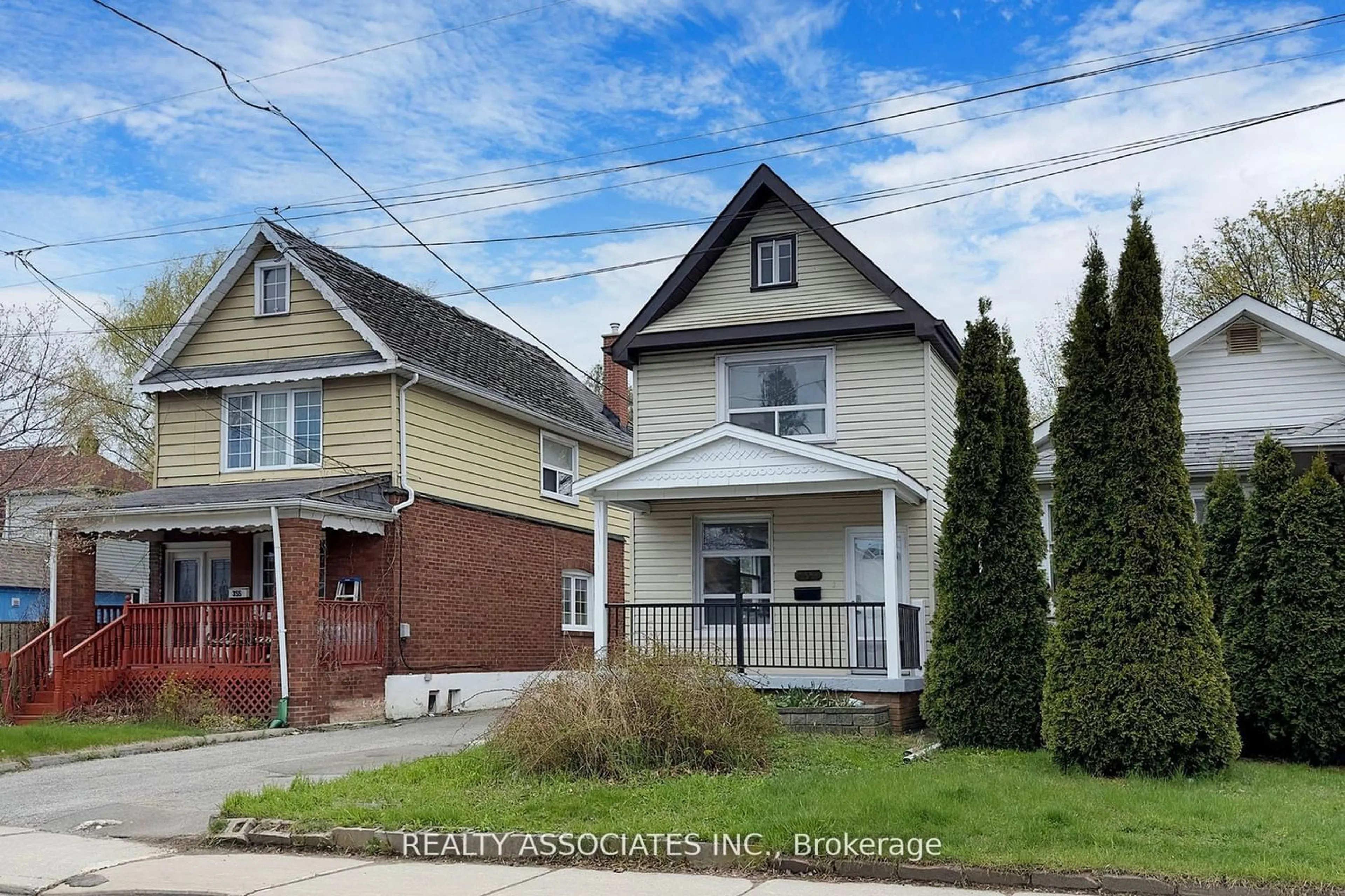 Frontside or backside of a home for 353 Lumsden Ave, Toronto Ontario M4C 2L2