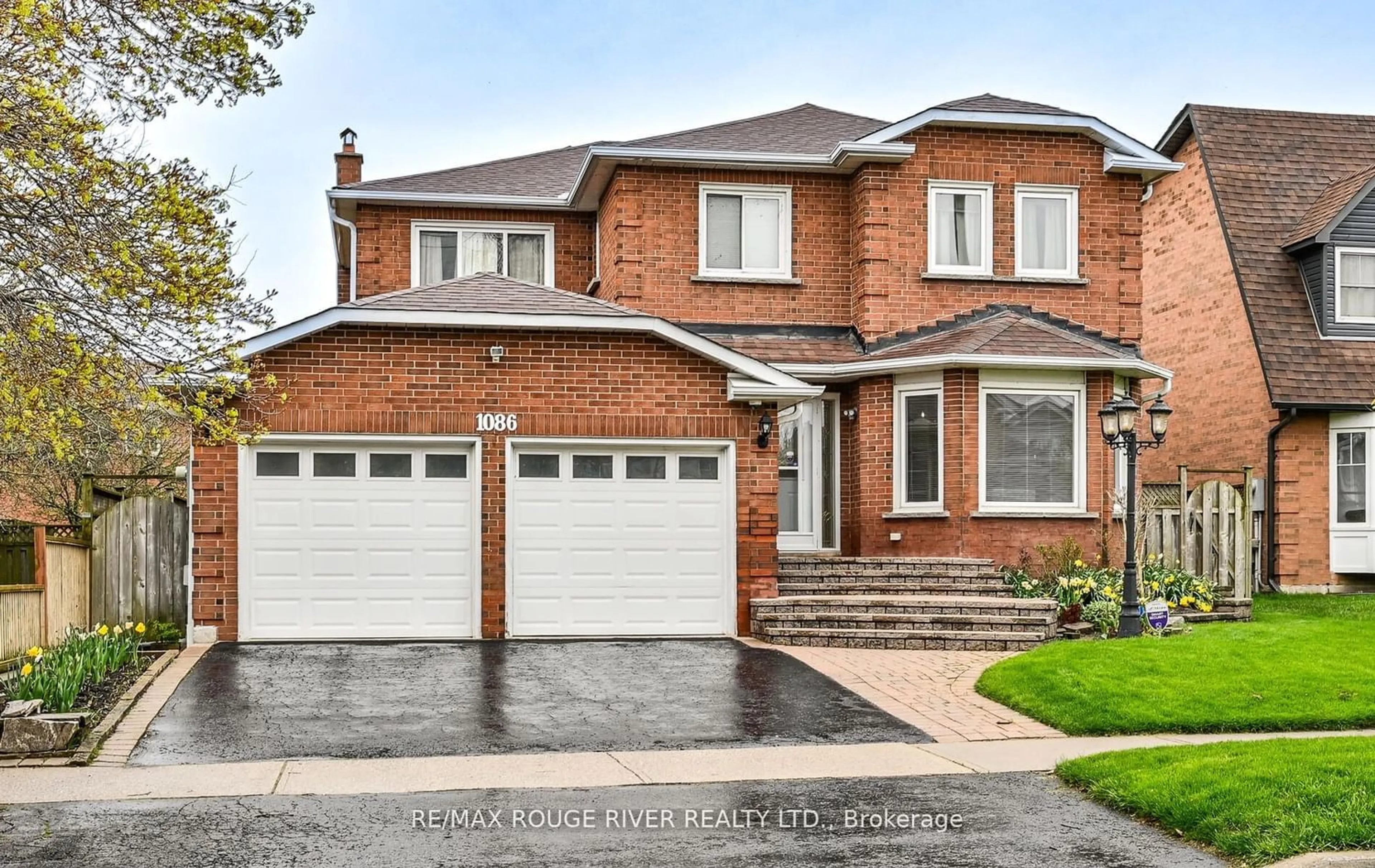 Home with brick exterior material for 1086 Shoal Point Rd, Ajax Ontario L1S 6Z1
