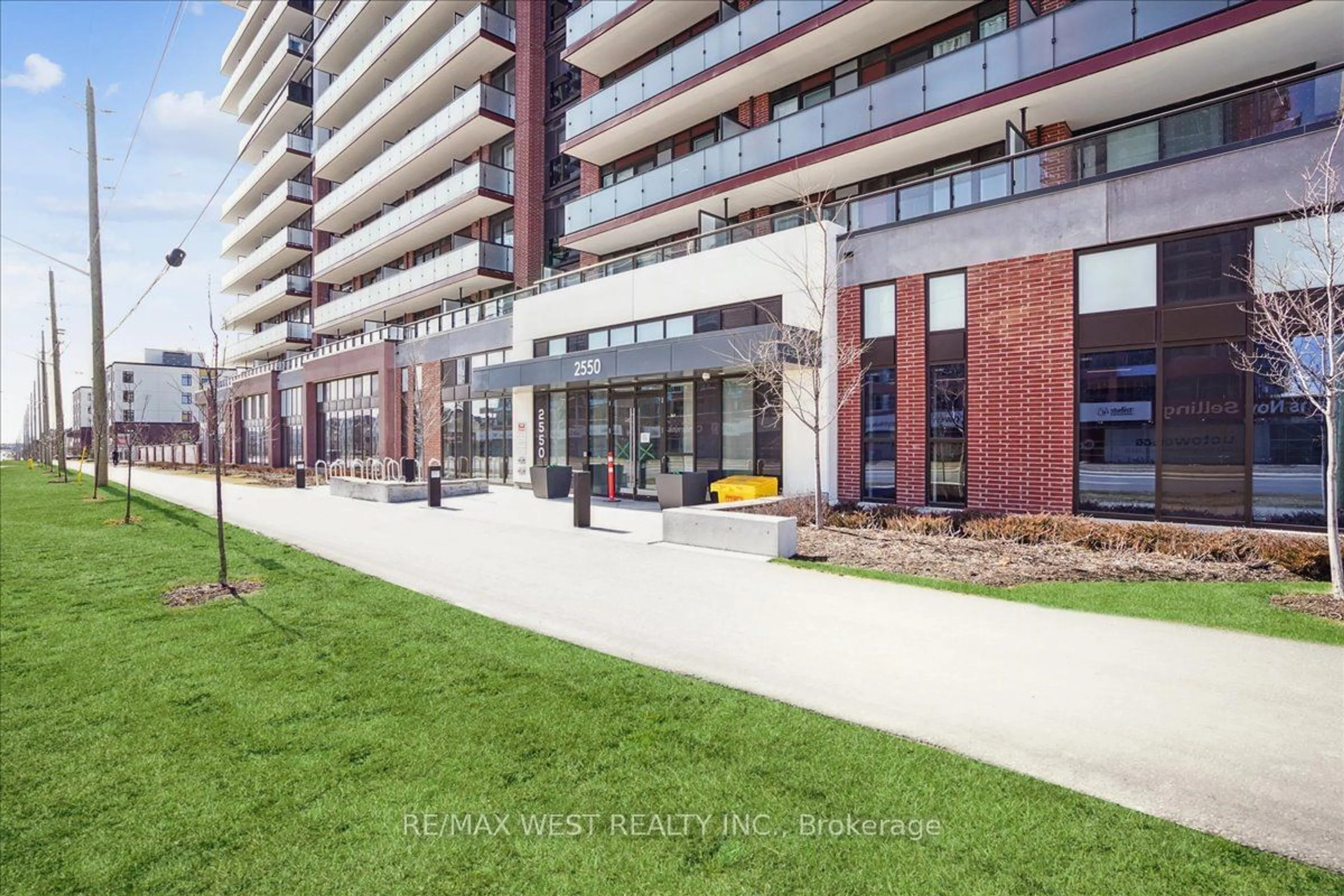 A pic from exterior of the house or condo for 2550 Simcoe St #506, Oshawa Ontario L1L 0R5