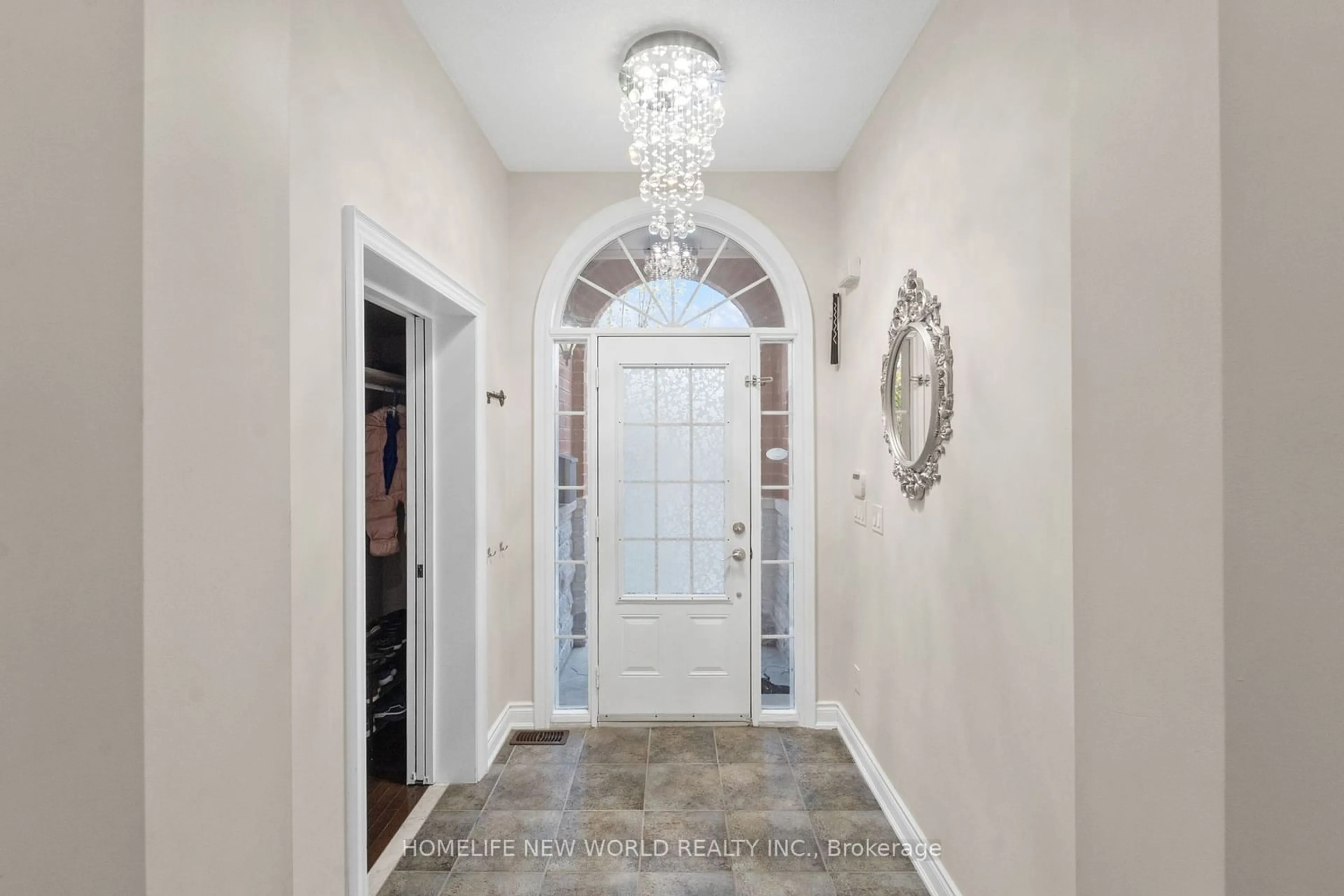Indoor entryway for 1033 Copperfield Dr, Oshawa Ontario L1K 3C4