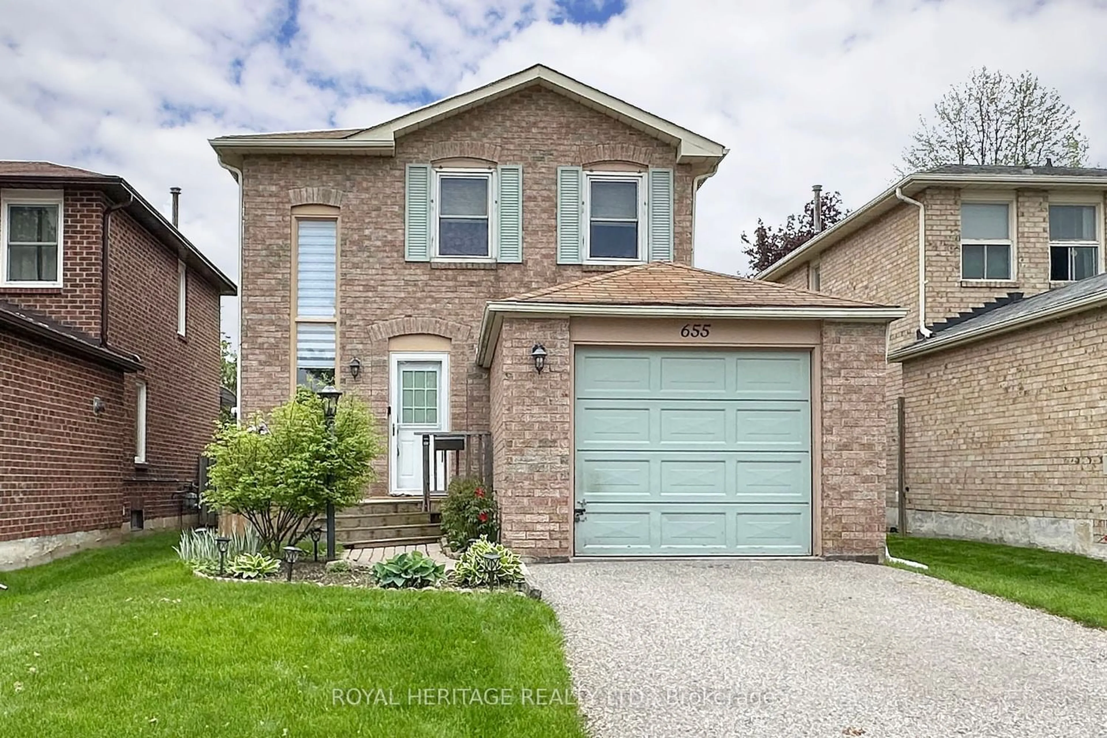 Home with brick exterior material for 655 Sultana Sq, Pickering Ontario L1V 3Y2