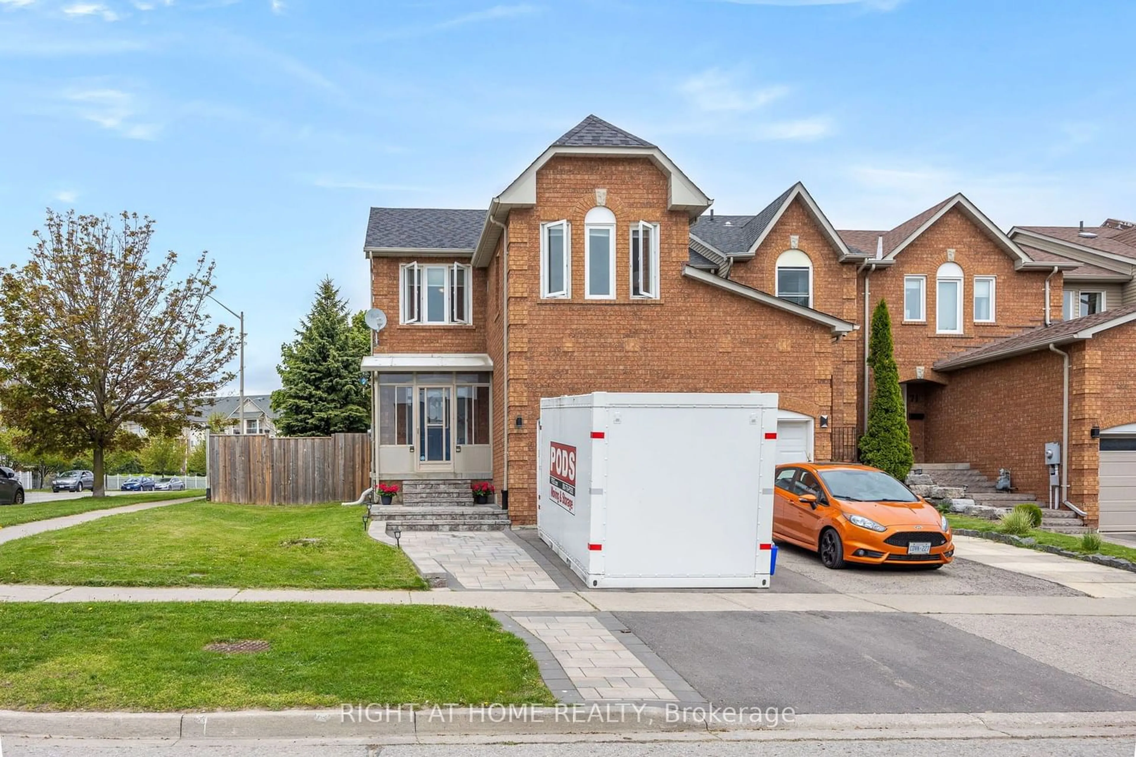Home with brick exterior material for 75 Landerville Lane, Clarington Ontario L1C 4Y1