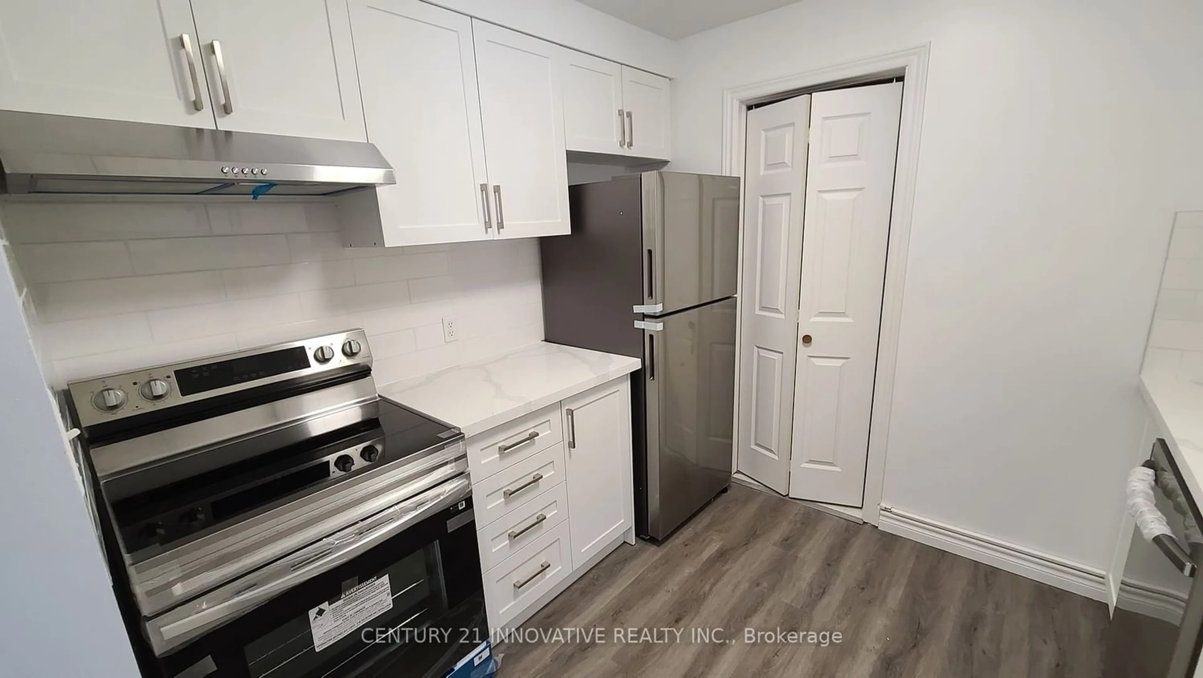 Standard kitchen, wood floors, cottage for 193 Lake Drive Way #206, Ajax Ontario L1S 7H8