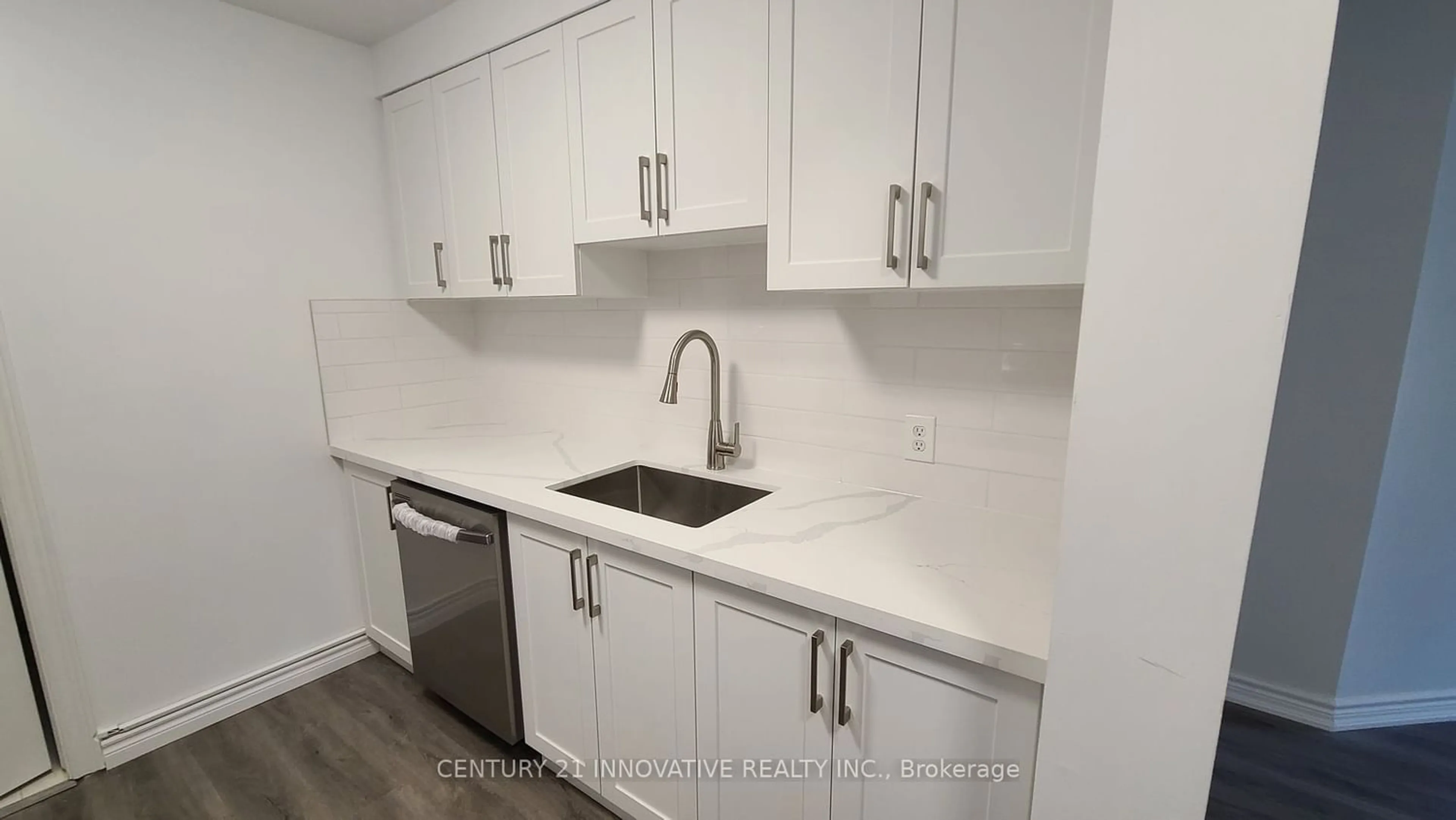 Standard kitchen, ceramic floors, mountain for 193 Lake Drive Way #206, Ajax Ontario L1S 7H8