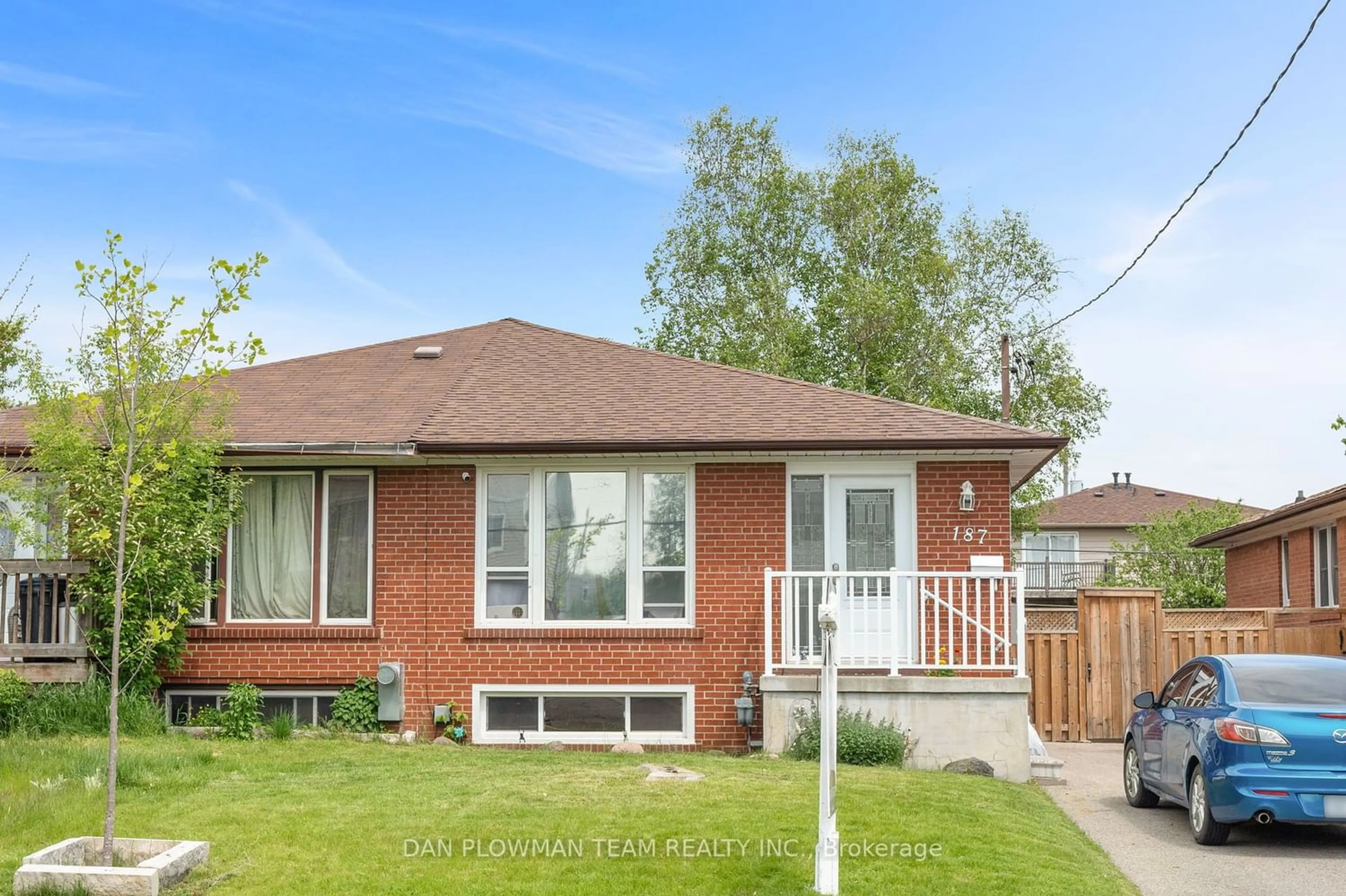 Frontside or backside of a home for 187 Waverly St, Oshawa Ontario L1J 5V3