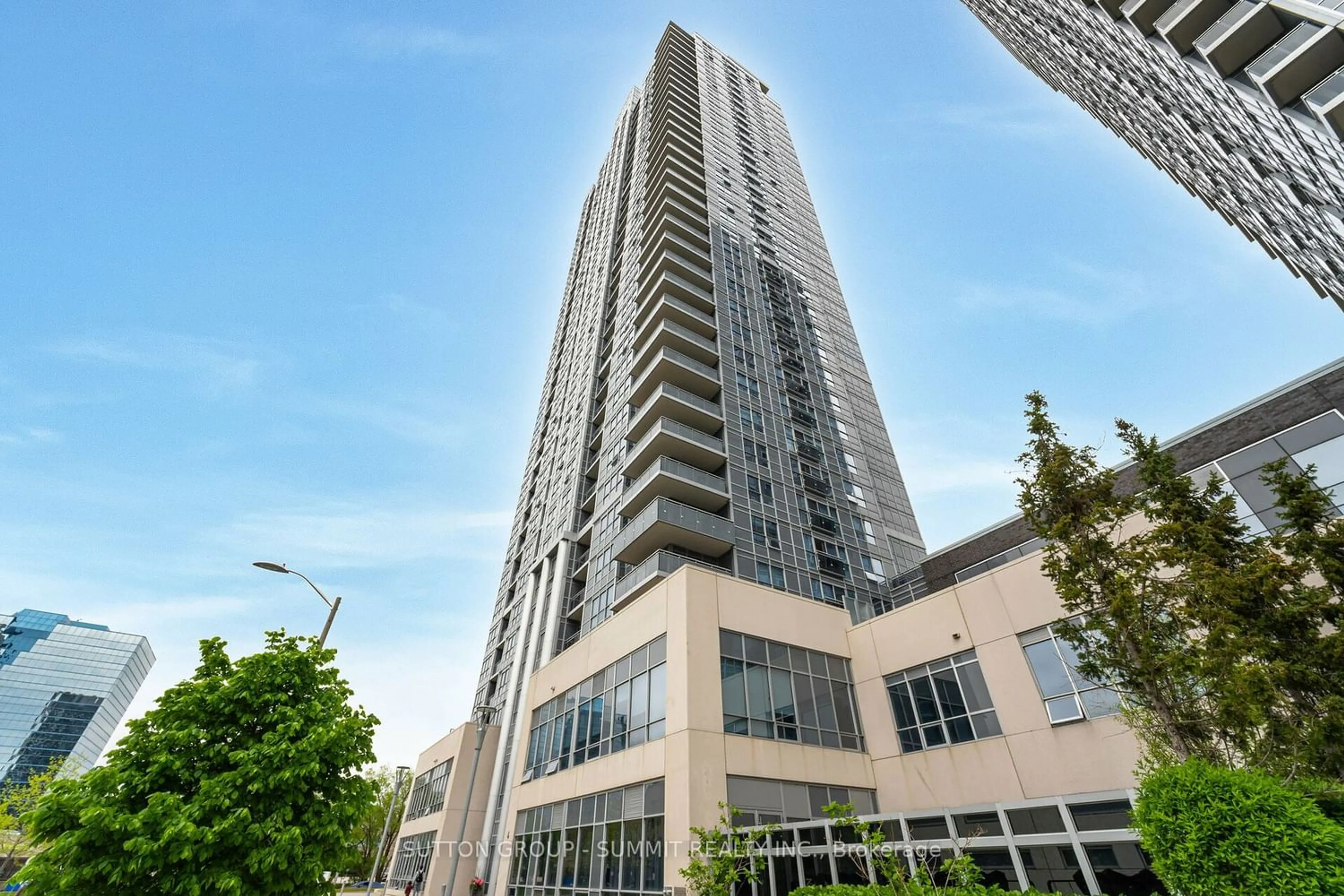 A pic from exterior of the house or condo for 275 Village Green Sq #1425, Toronto Ontario M1S 0L8