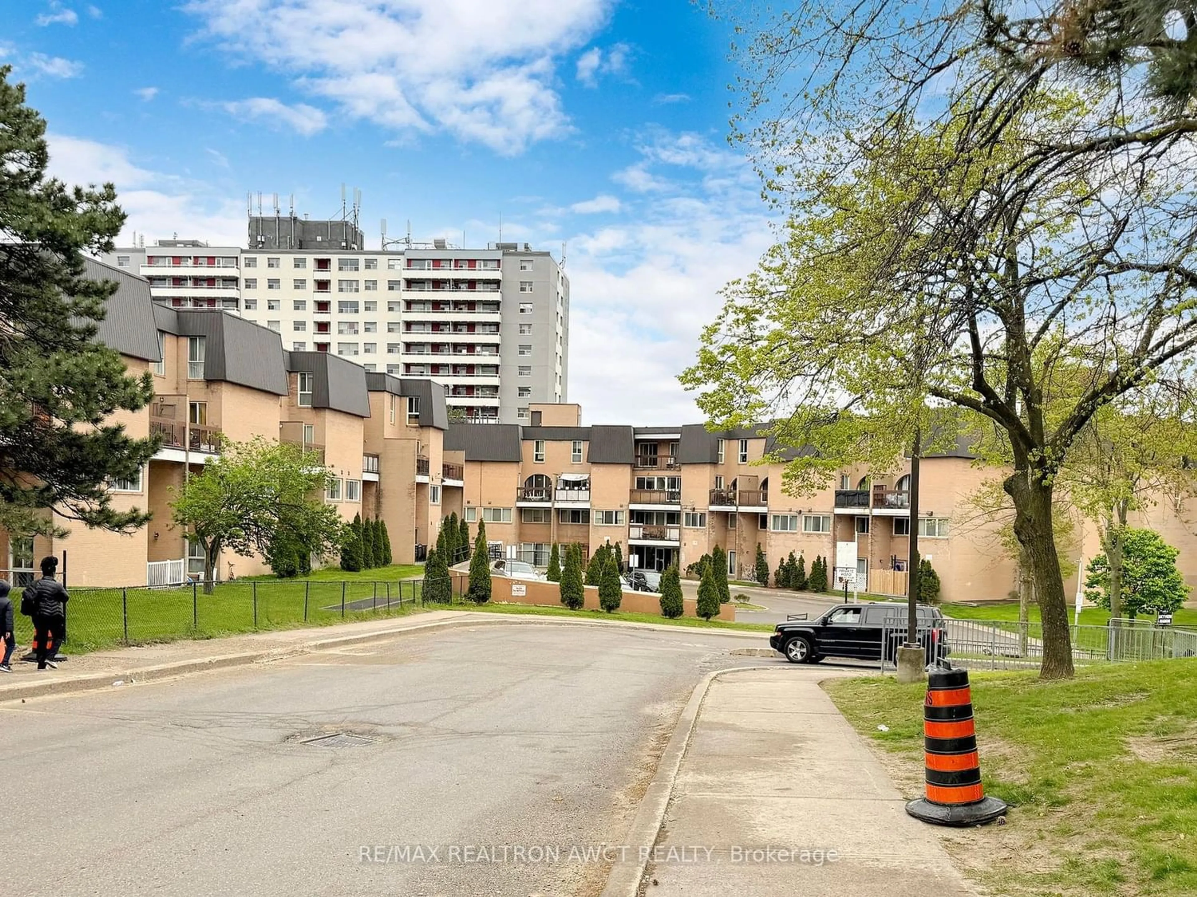 A pic from exterior of the house or condo for 100 Mornelle Crt #2056, Toronto Ontario M1E 4X2