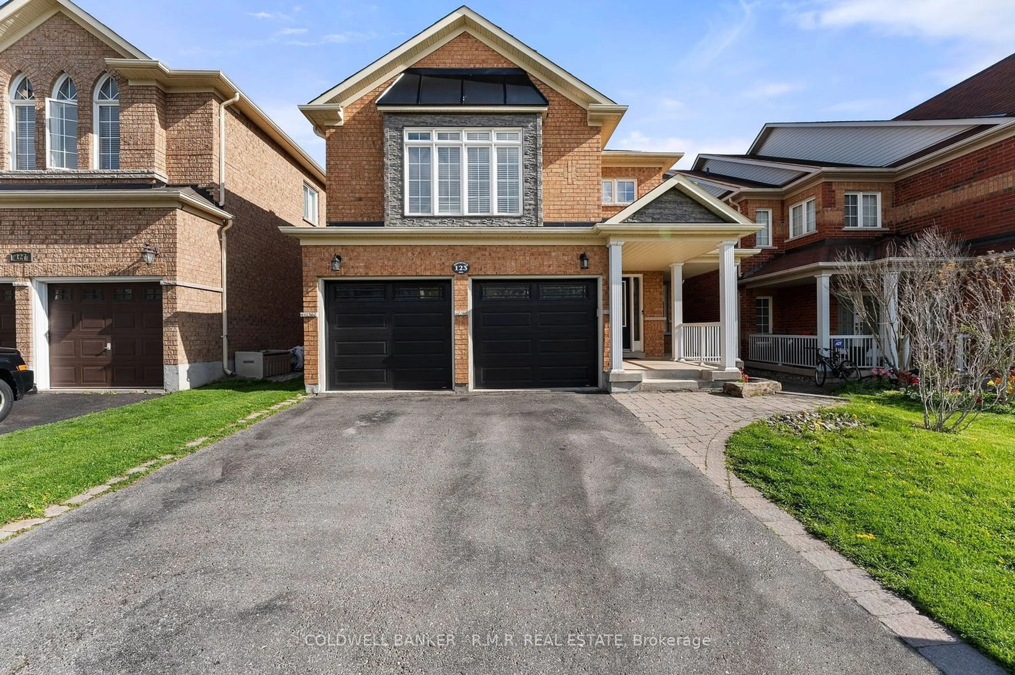 Frontside or backside of a home for 123 Southfield Ave, Clarington Ontario L1E 3K1
