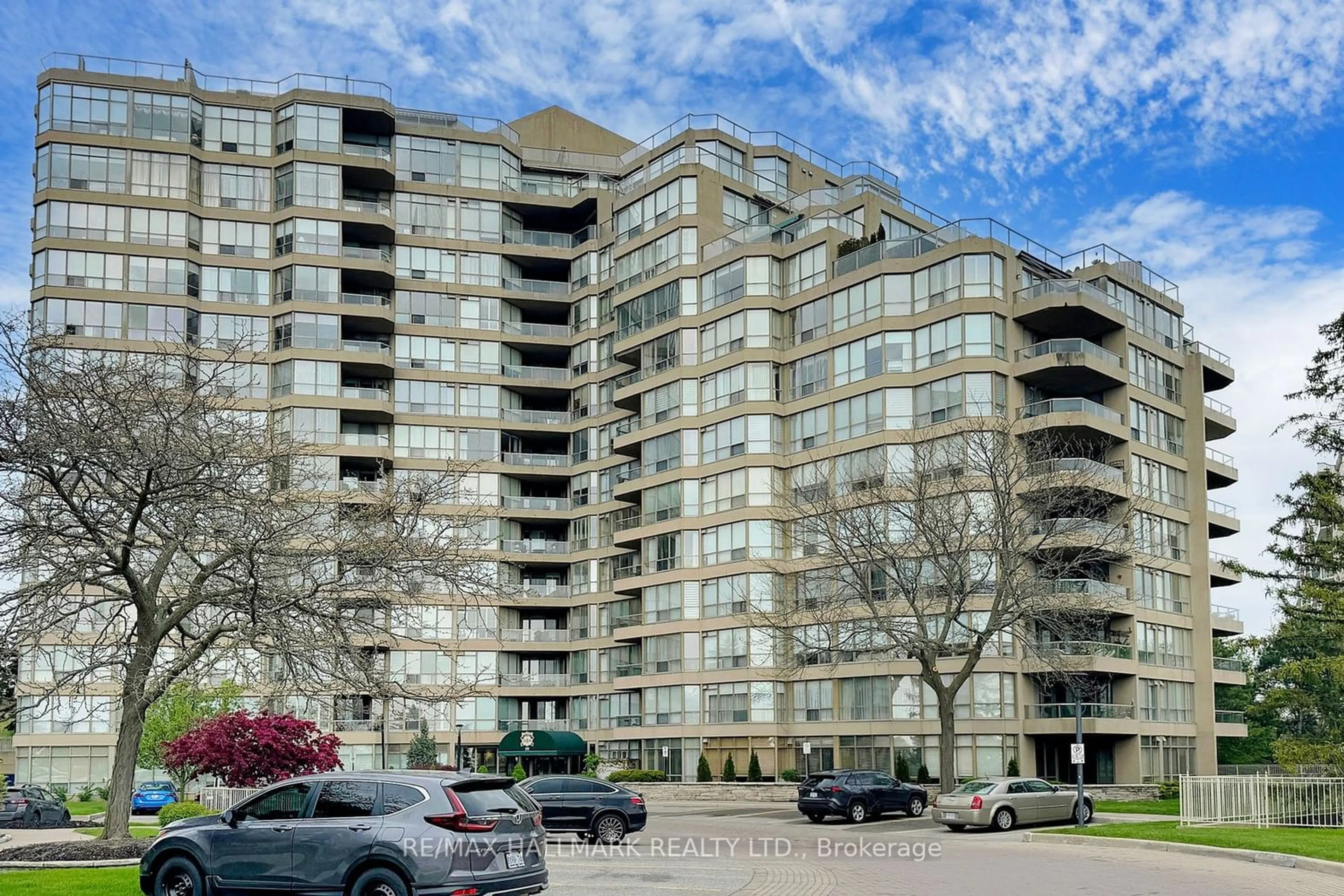 A pic from exterior of the house or condo for 20 Guildwood Pkwy #316, Toronto Ontario M1E 5B6