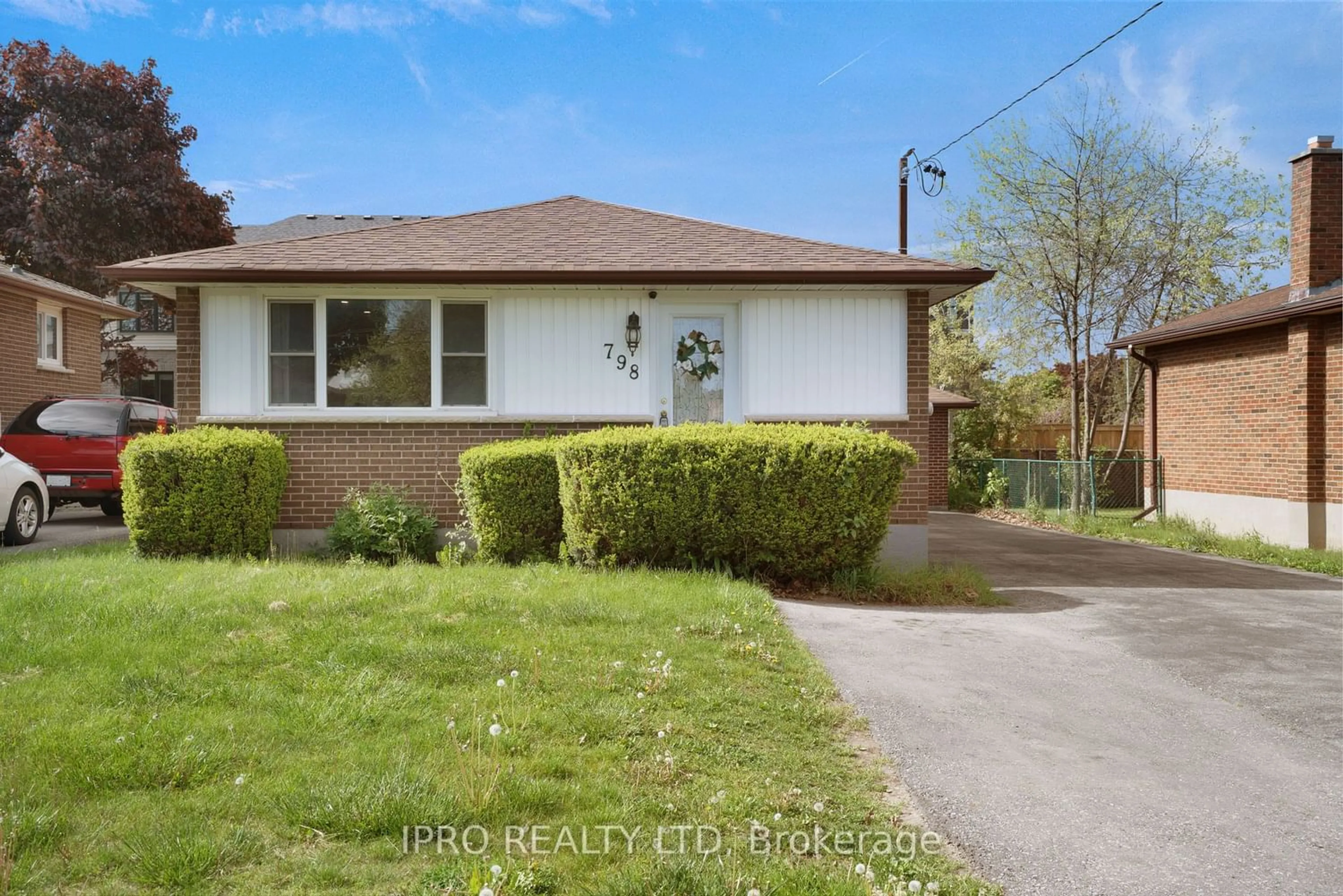 Frontside or backside of a home for 798 Olive Ave, Oshawa Ontario L1H 2S3
