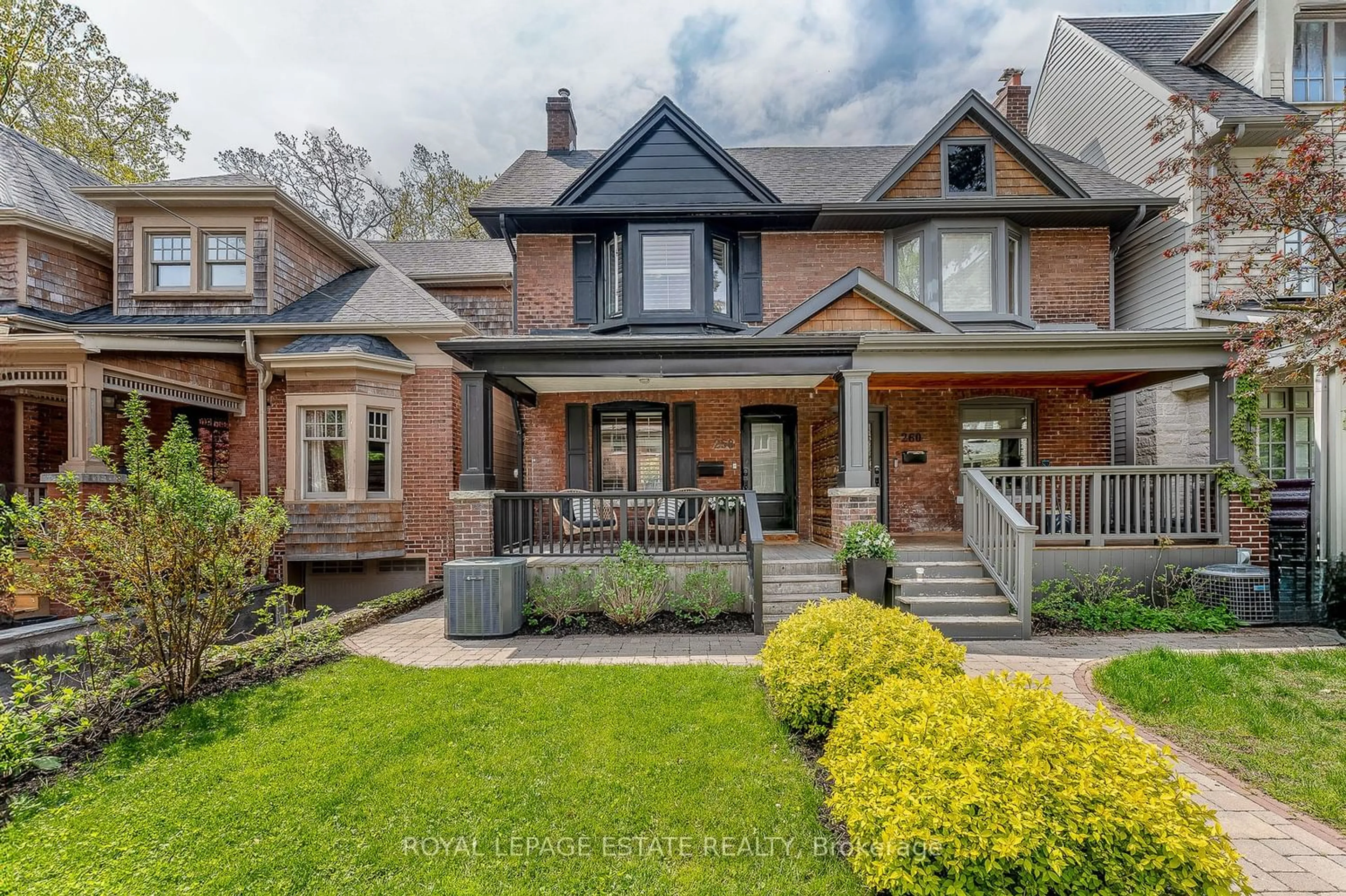 Home with brick exterior material for 258 Willow Ave, Toronto Ontario M4E 3K7