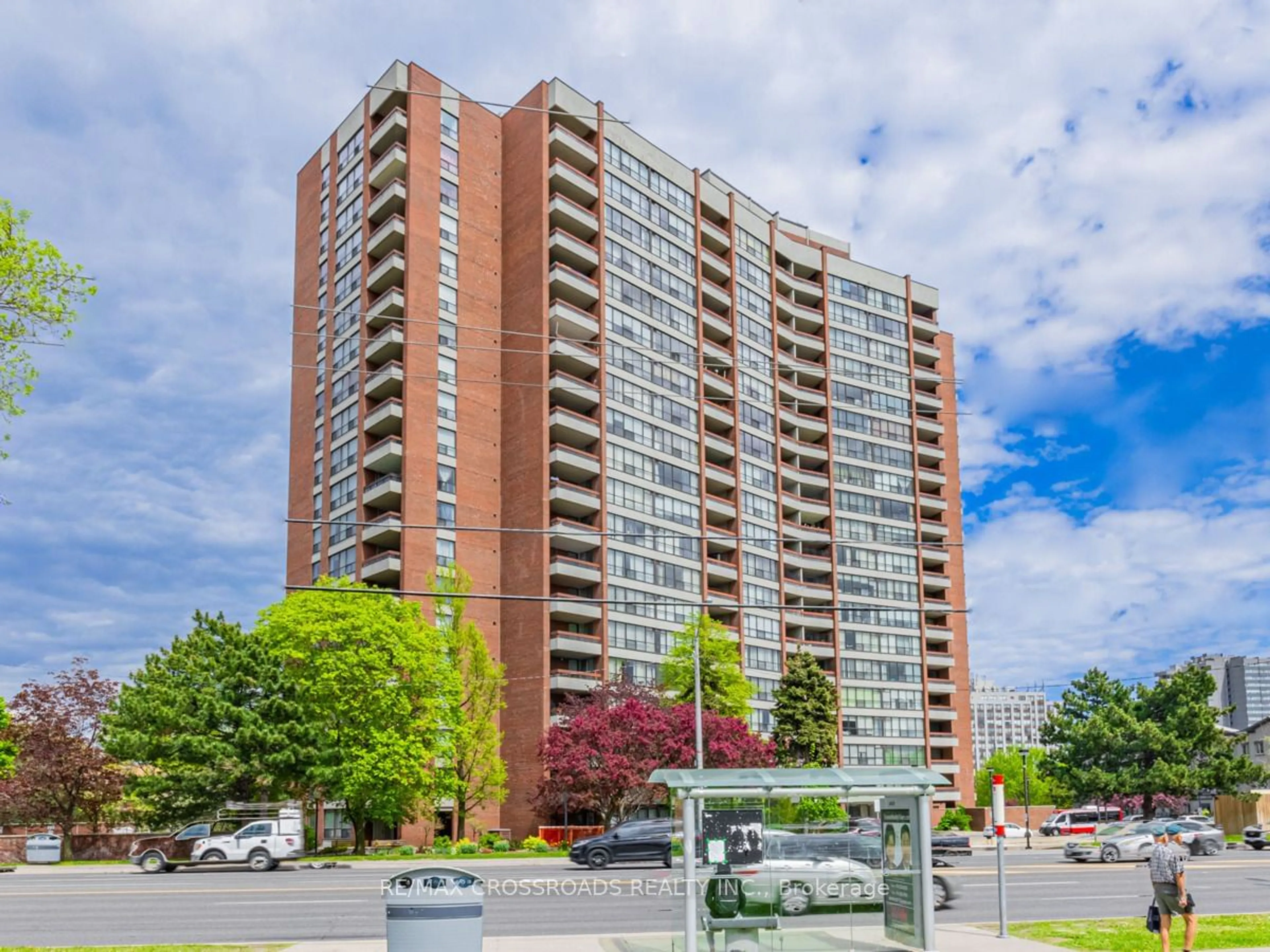 A pic from exterior of the house or condo for 2365 Kennedy Rd #808, Toronto Ontario M1T 3S6