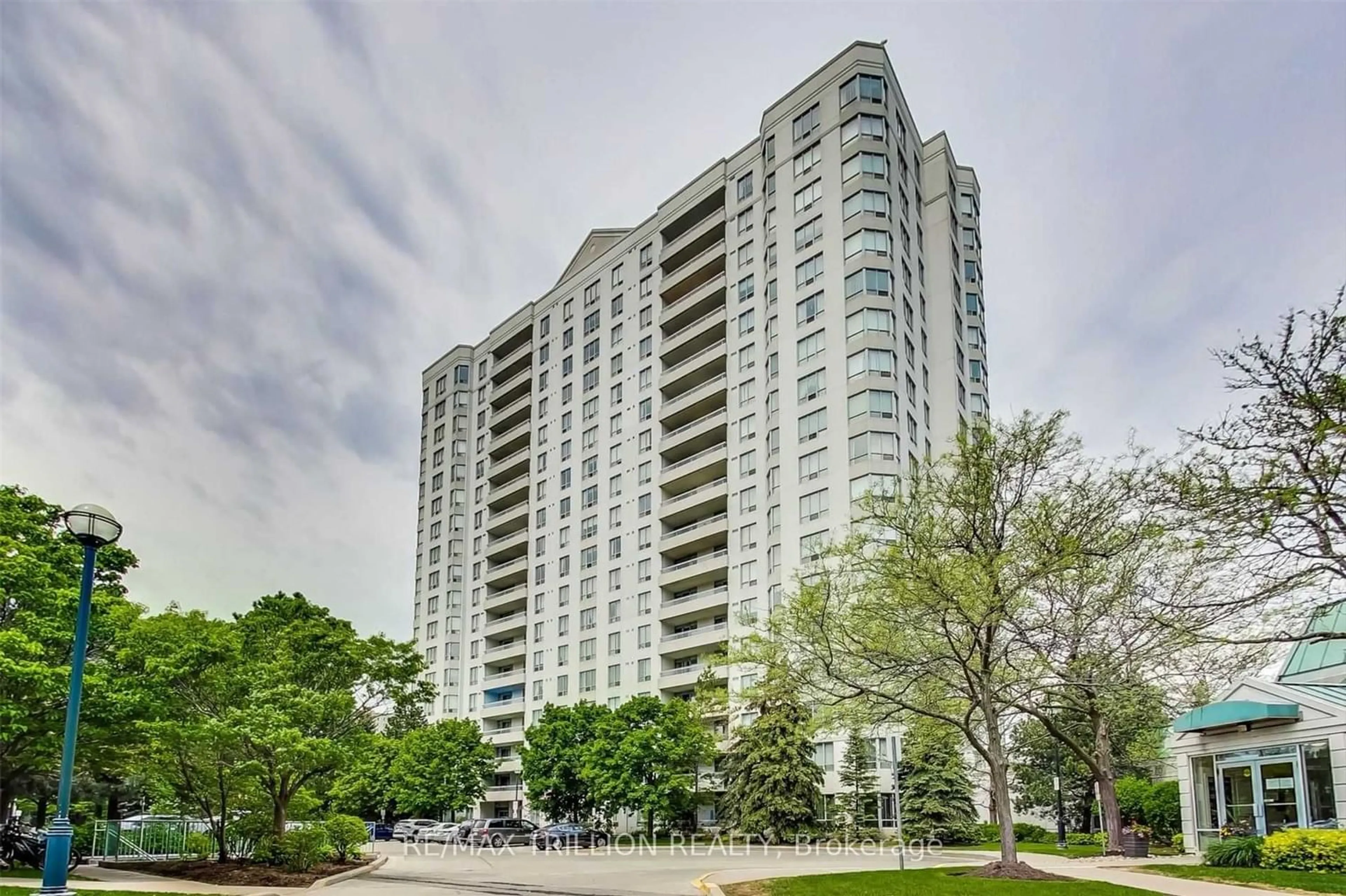 Storage room or clothes room or walk-in closet for 5001 Finch Ave #302, Toronto Ontario M1S 5J9