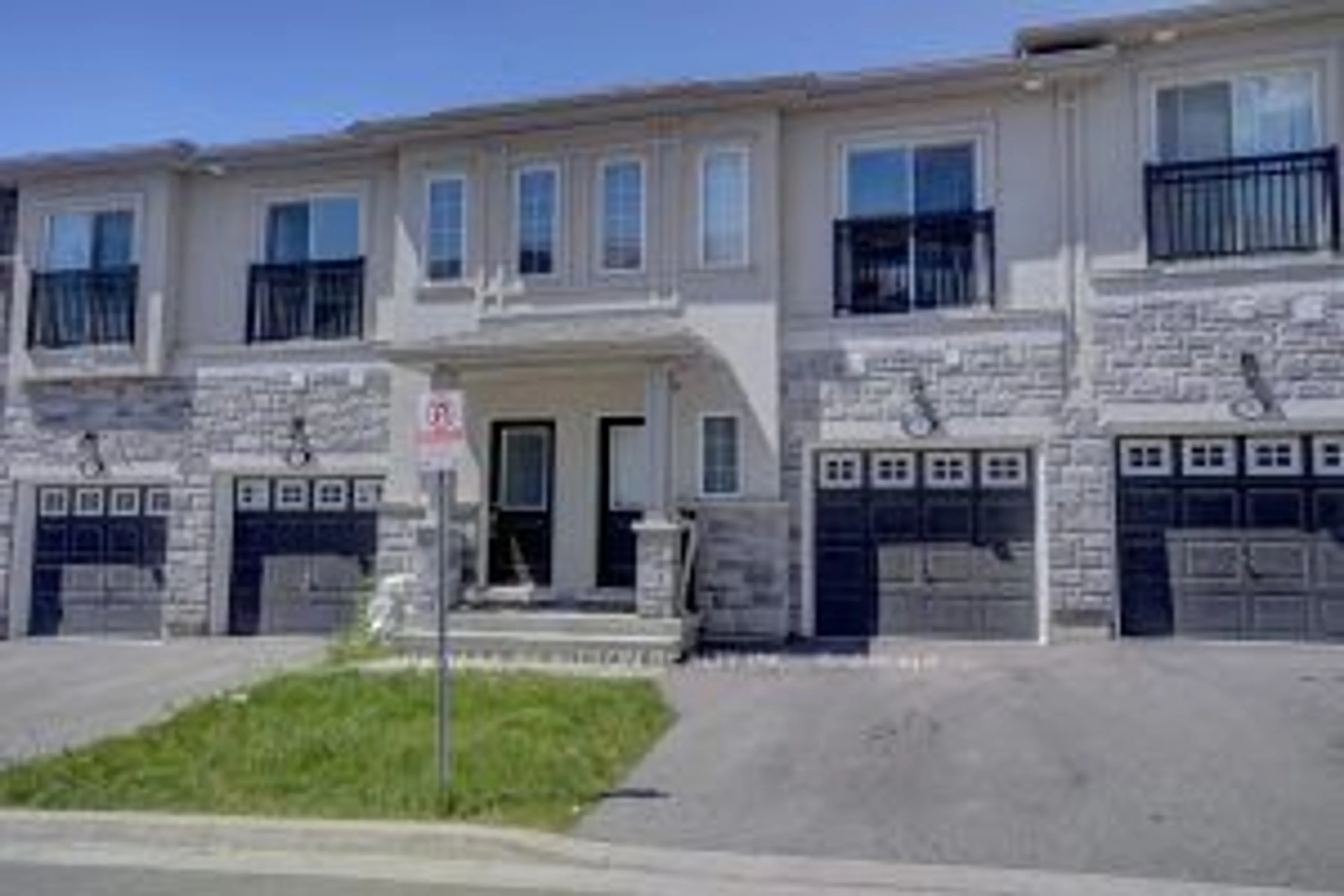 A pic from exterior of the house or condo for 14 Kantium Way, Whitby Ontario L1N 0L4