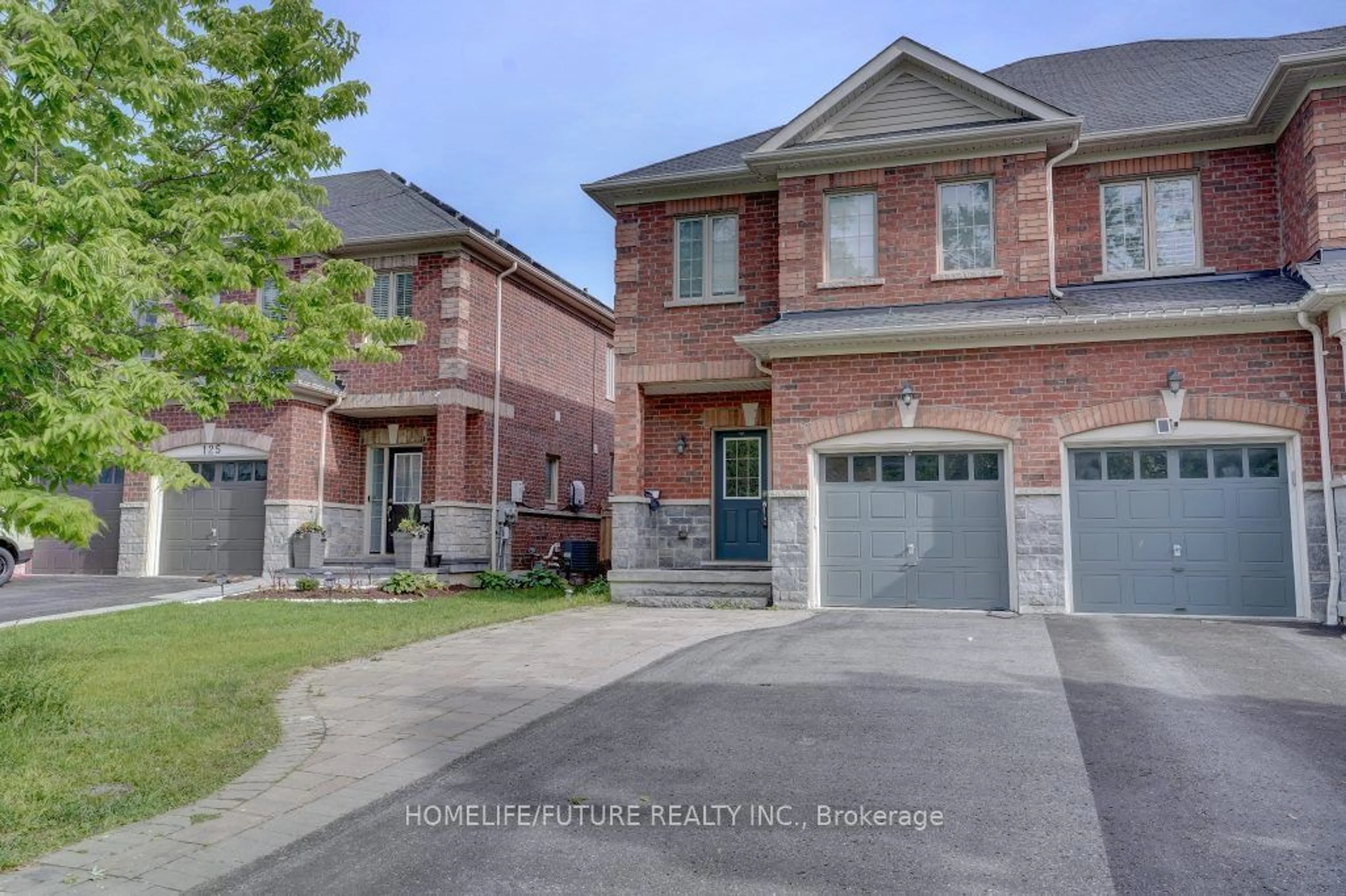 Home with brick exterior material for 123 Underwood Dr, Whitby Ontario L1M 0K9