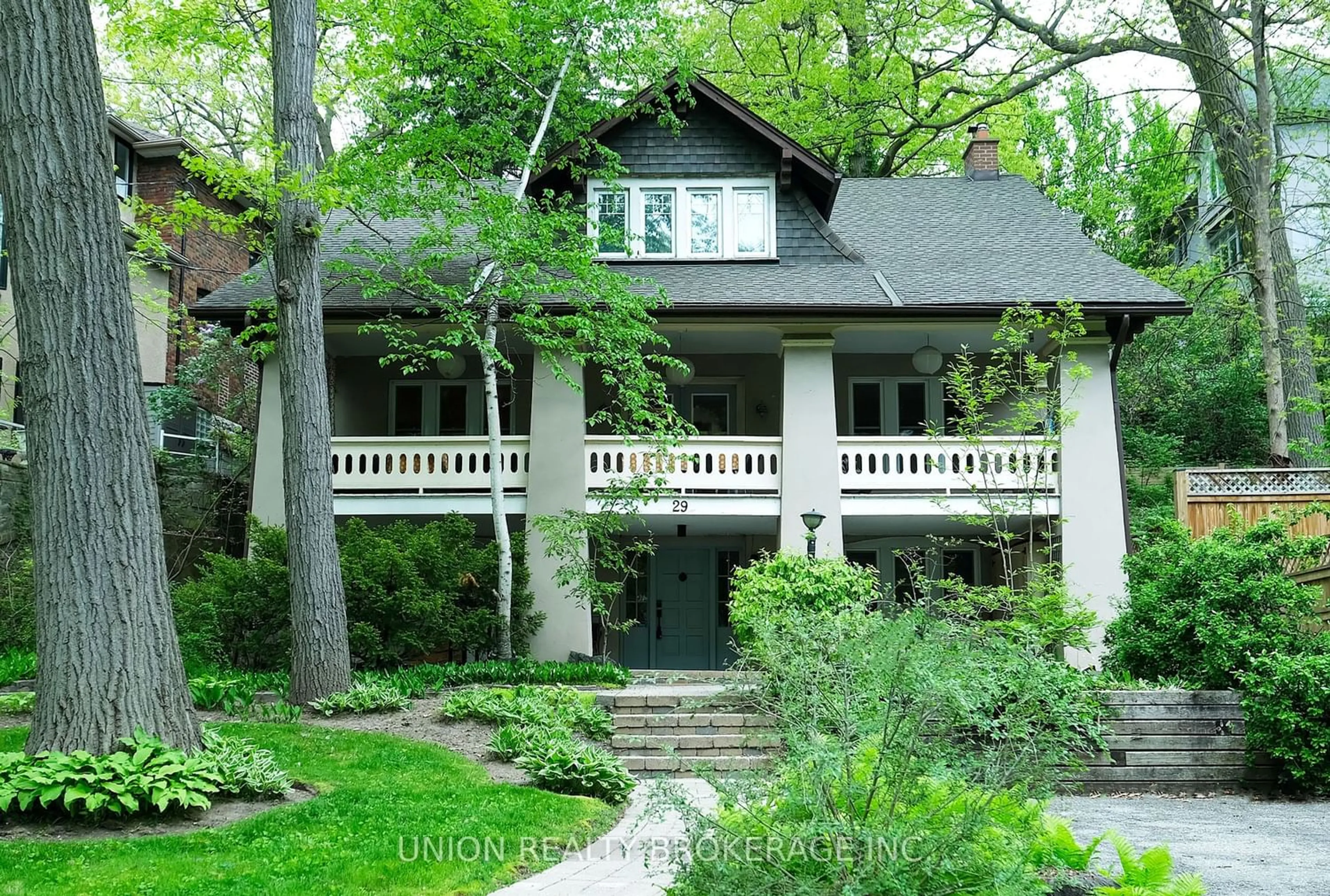 Cottage for 29 Pine Cres, Toronto Ontario M4E 1L3