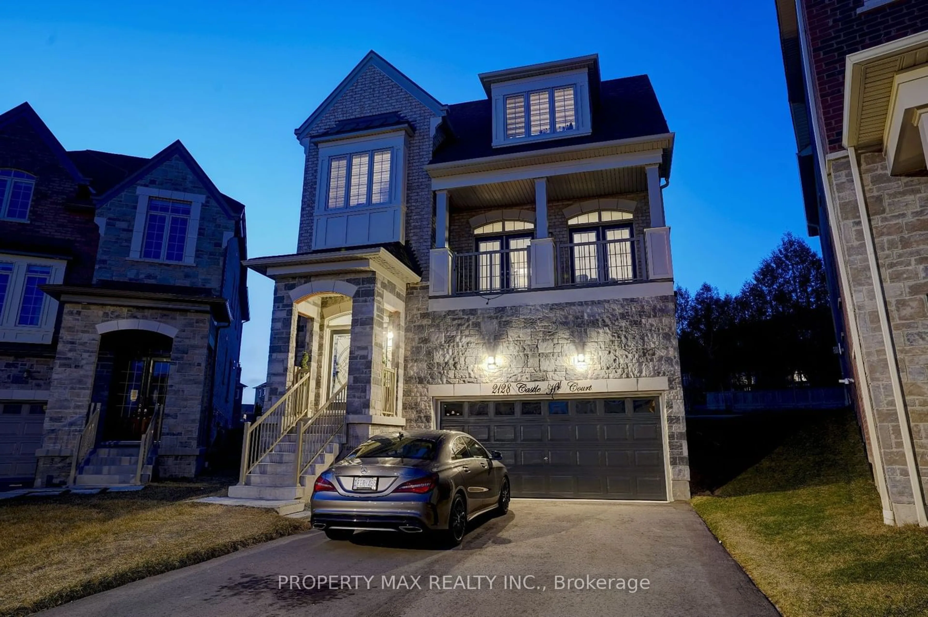 A pic from exterior of the house or condo for 2128 Castle Hill Crt, Pickering Ontario L1X 1Z1