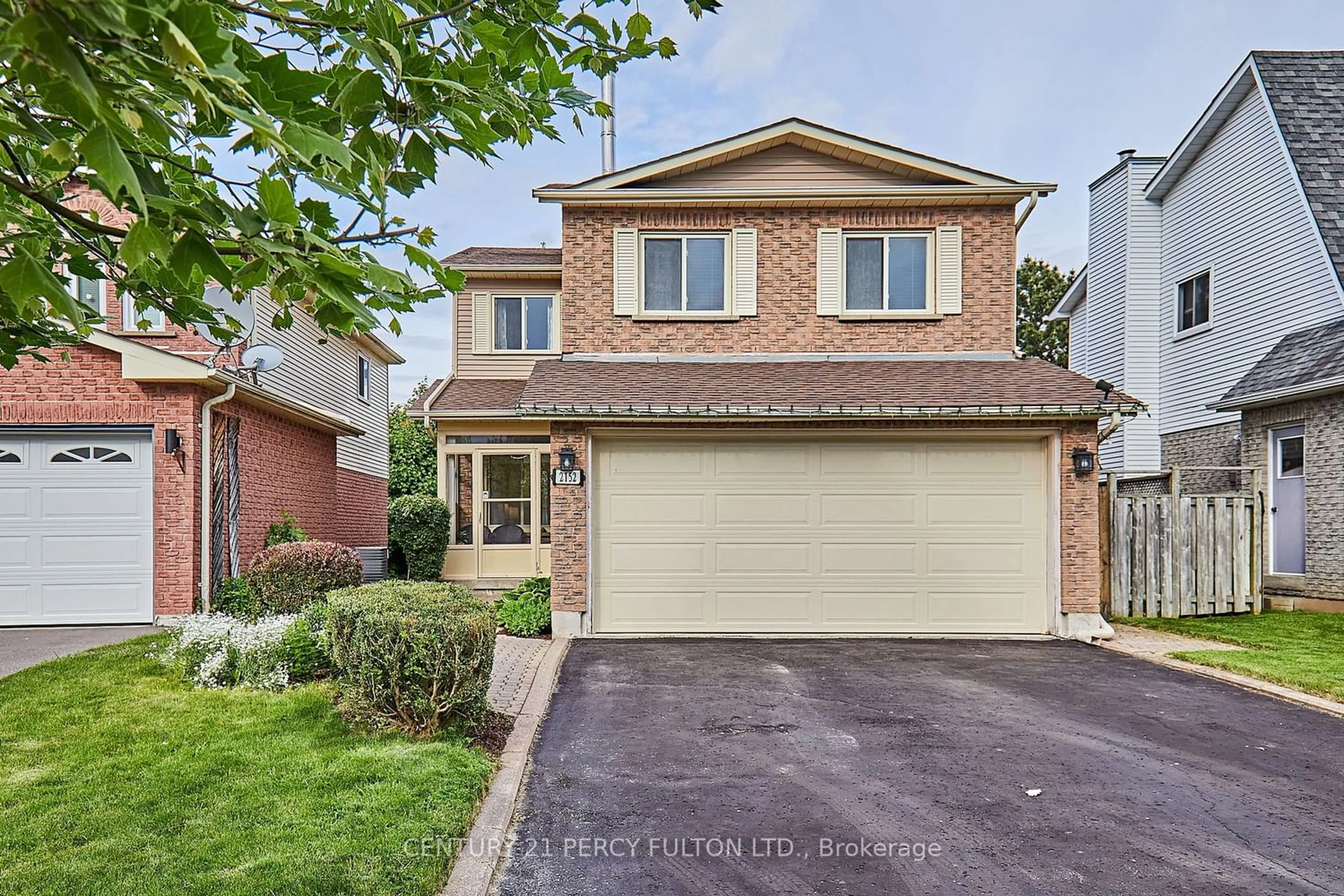 Frontside or backside of a home for 2152 Blue Ridge Cres, Pickering Ontario L1X 2M7