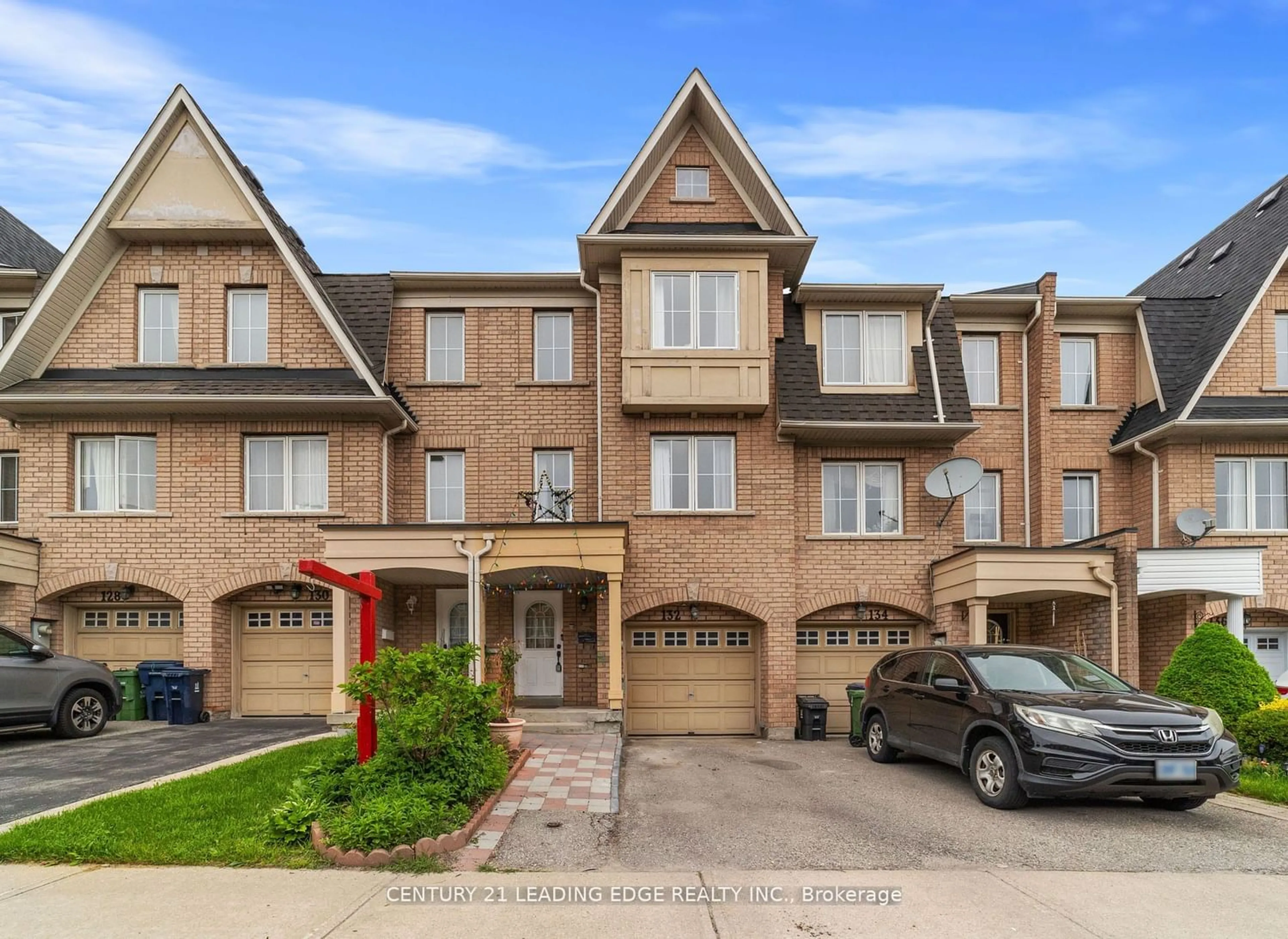 A pic from exterior of the house or condo for 132 MIKE MYERS Dr, Toronto Ontario M1P 5G5