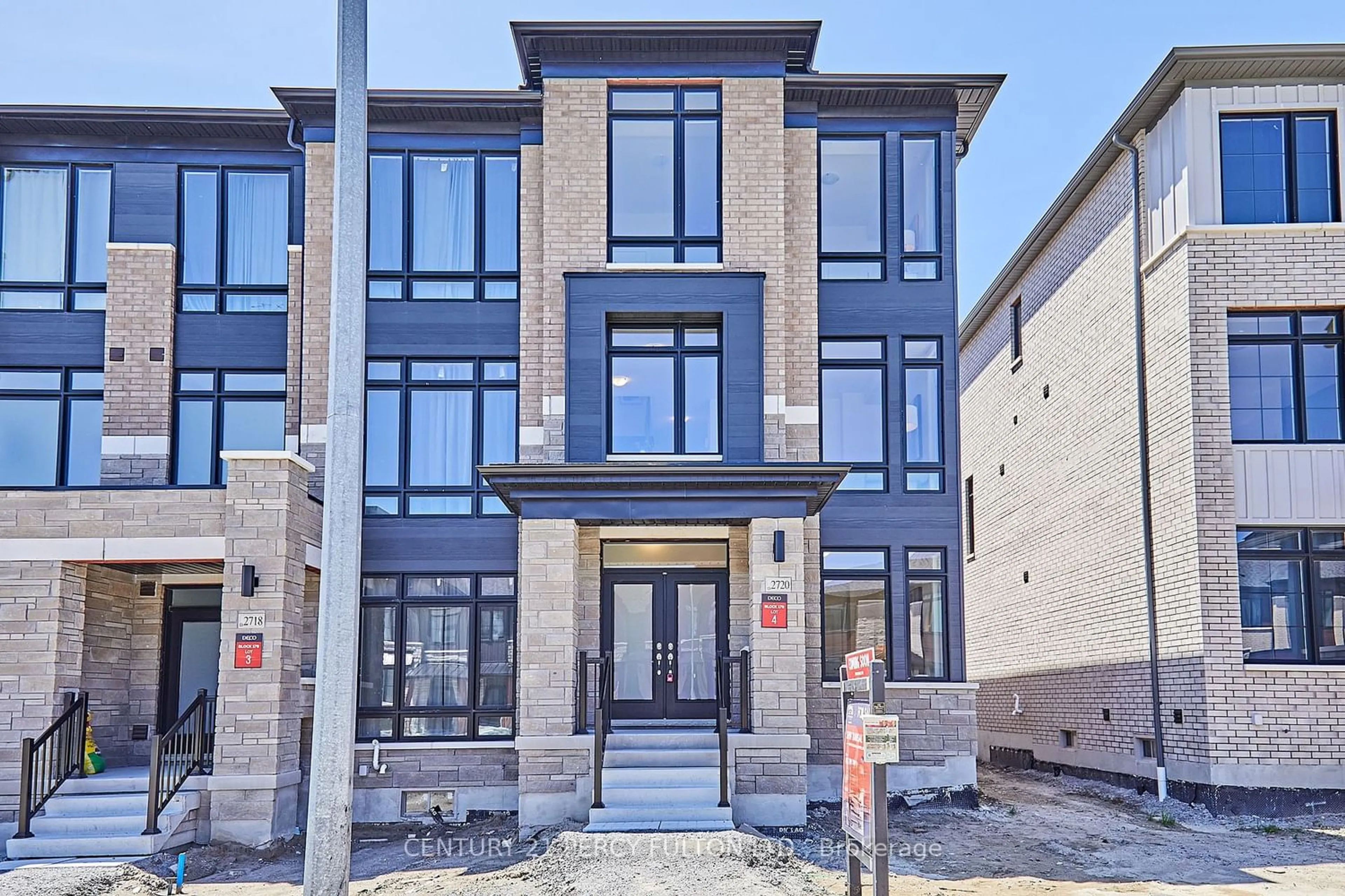 A pic from exterior of the house or condo for 2720 Peter Matthews Dr, Pickering Ontario L1X 0M2