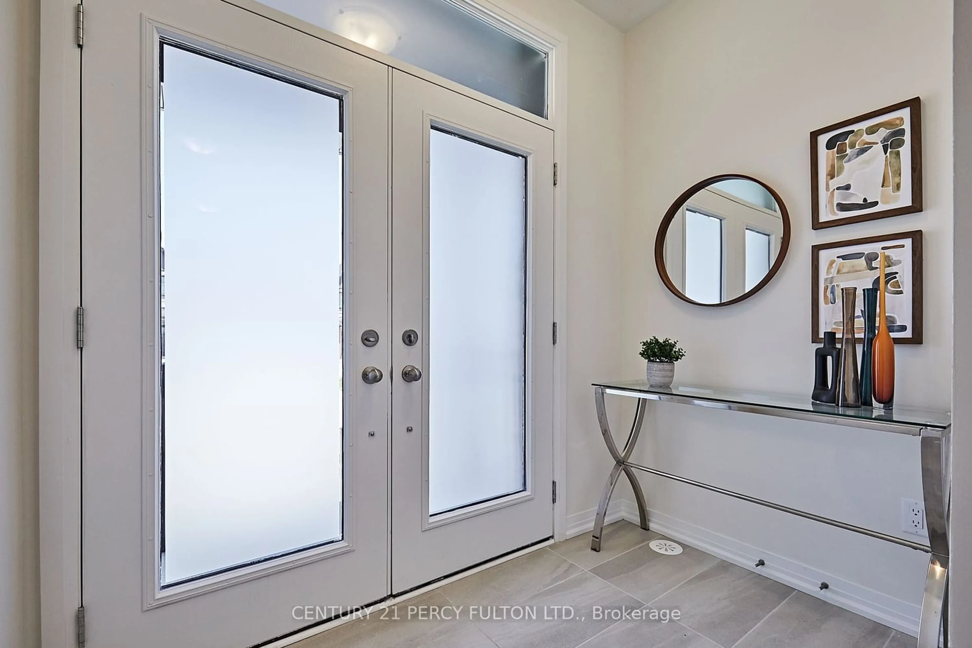 Indoor entryway for 2720 Peter Matthews Dr, Pickering Ontario L1X 0M2