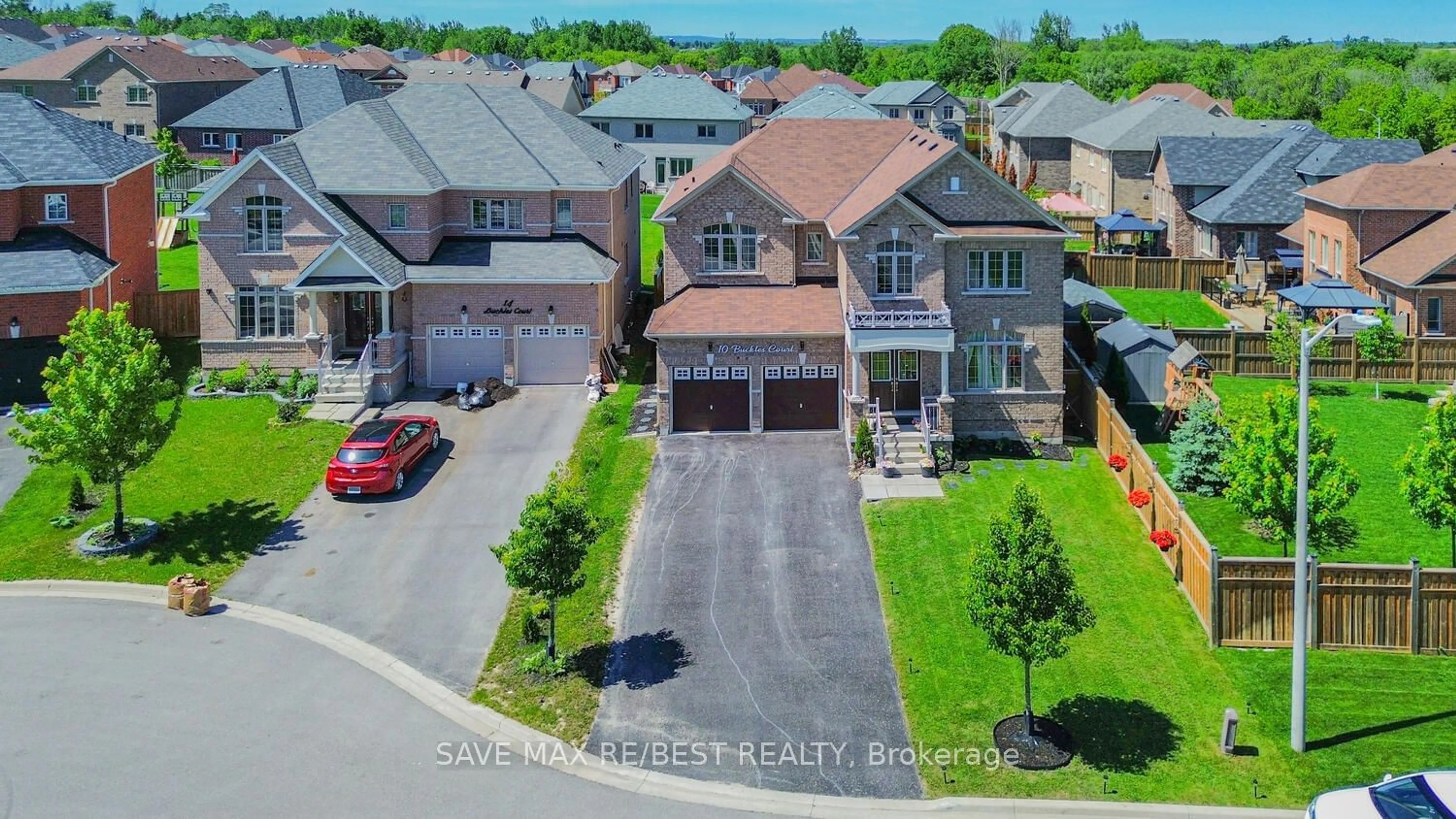 Frontside or backside of a home for 10 Buckles Crt, Clarington Ontario L1B 1G9