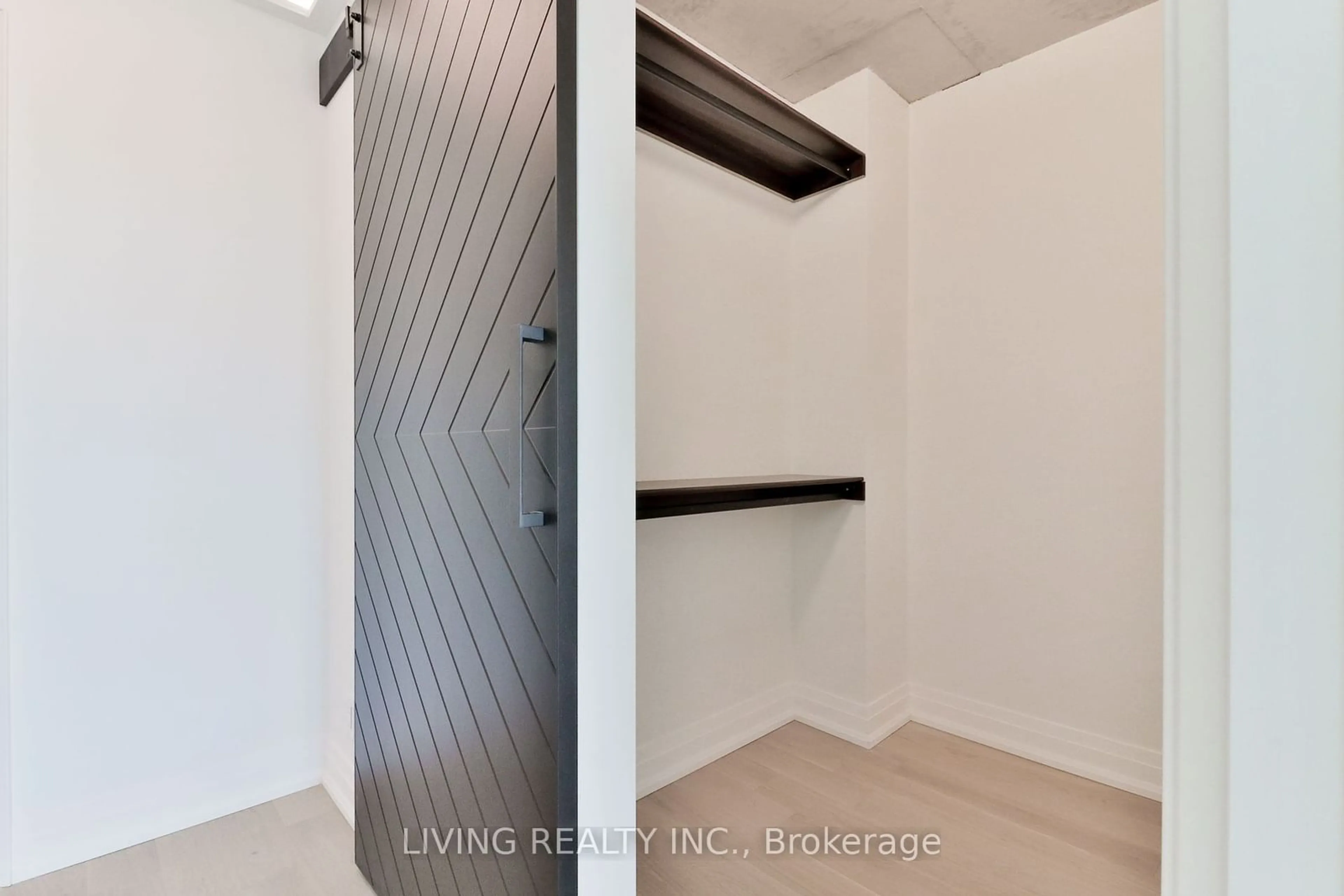 Indoor entryway for 8 Lee Centre Dr #1607, Toronto Ontario M1H 3H8