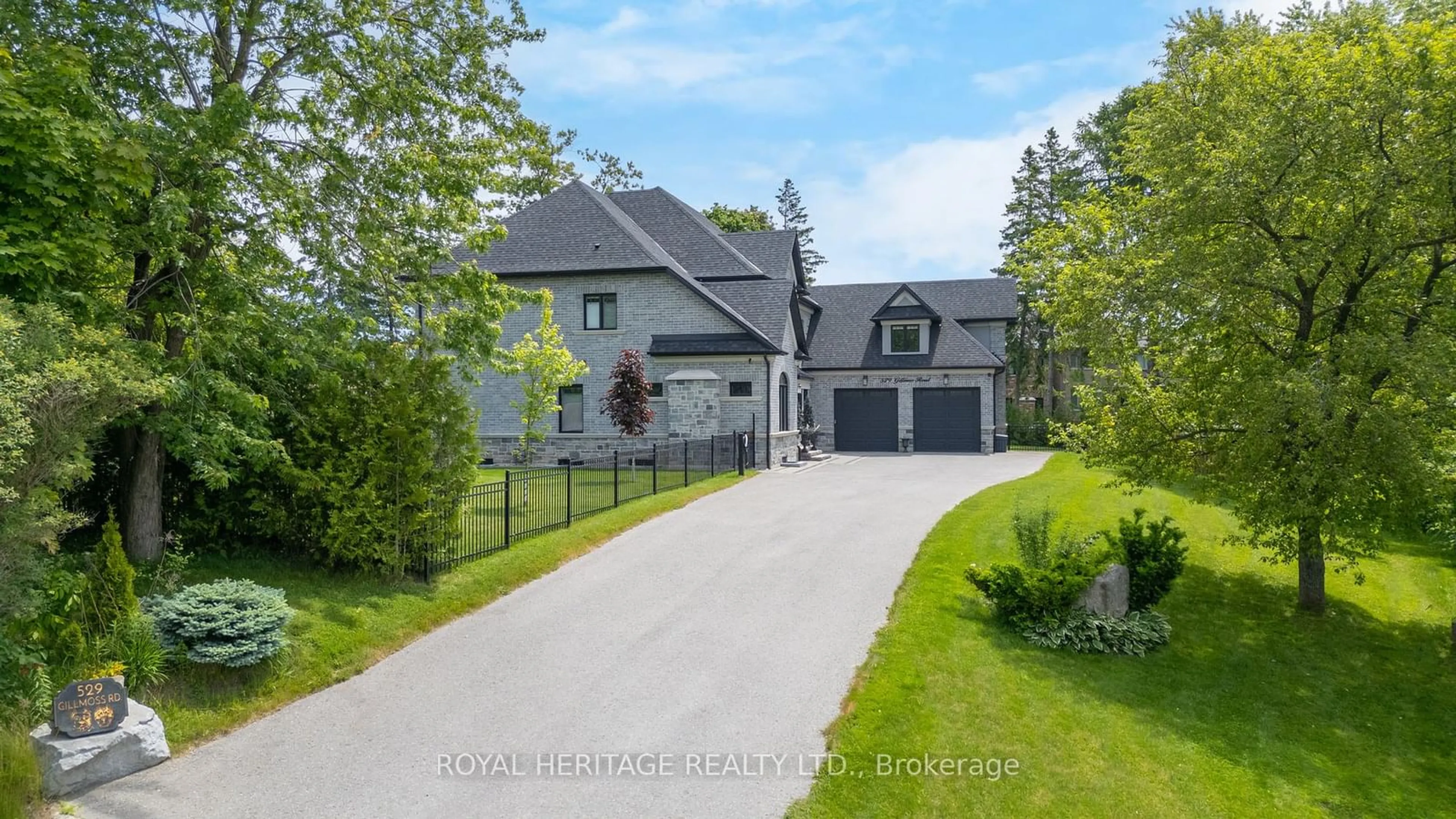 Frontside or backside of a home for 529 Gillmoss Rd, Pickering Ontario L1W 3J3