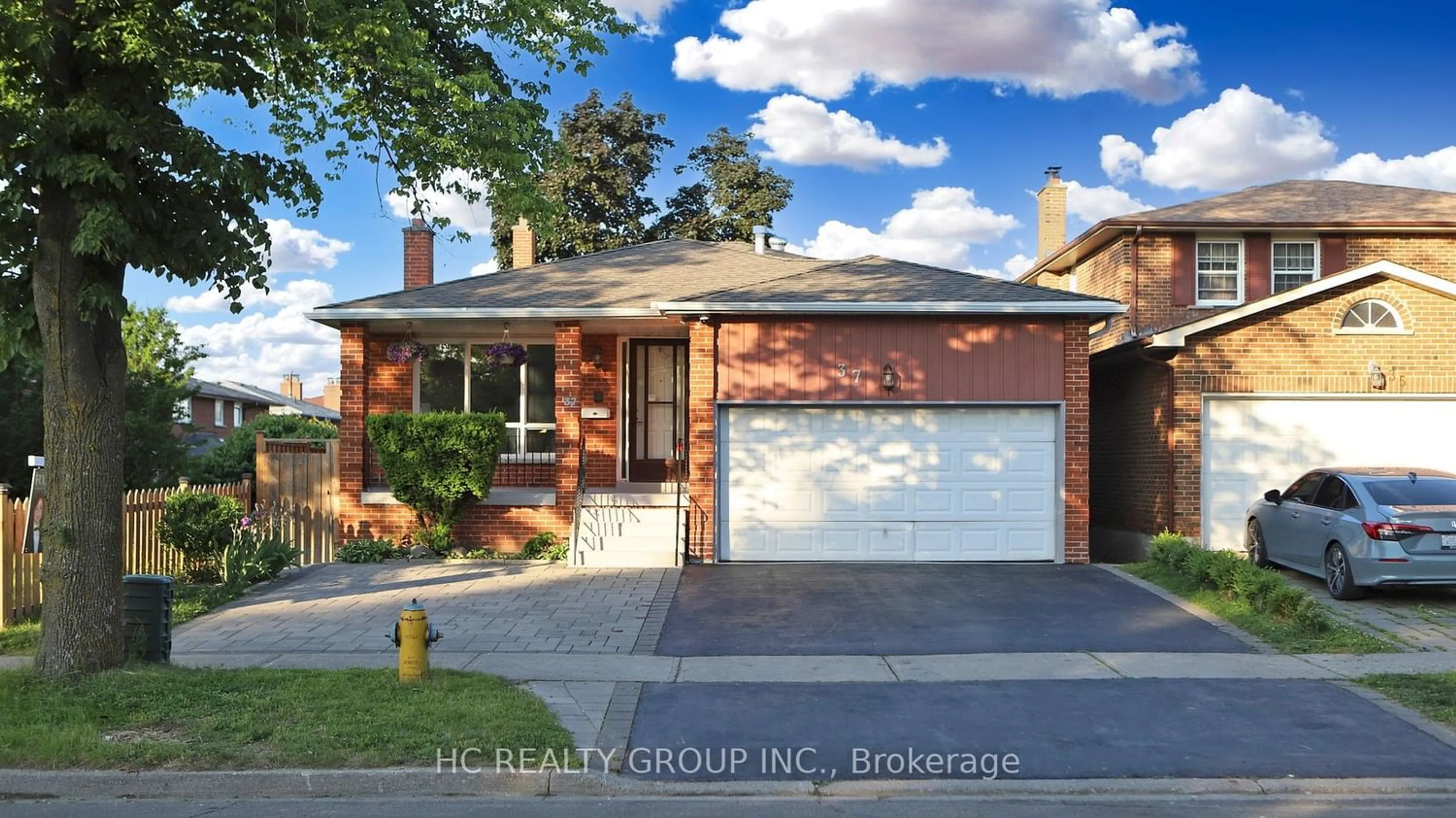 Home with brick exterior material for 37 Whistling Hills Dr, Toronto Ontario M1V 2B6