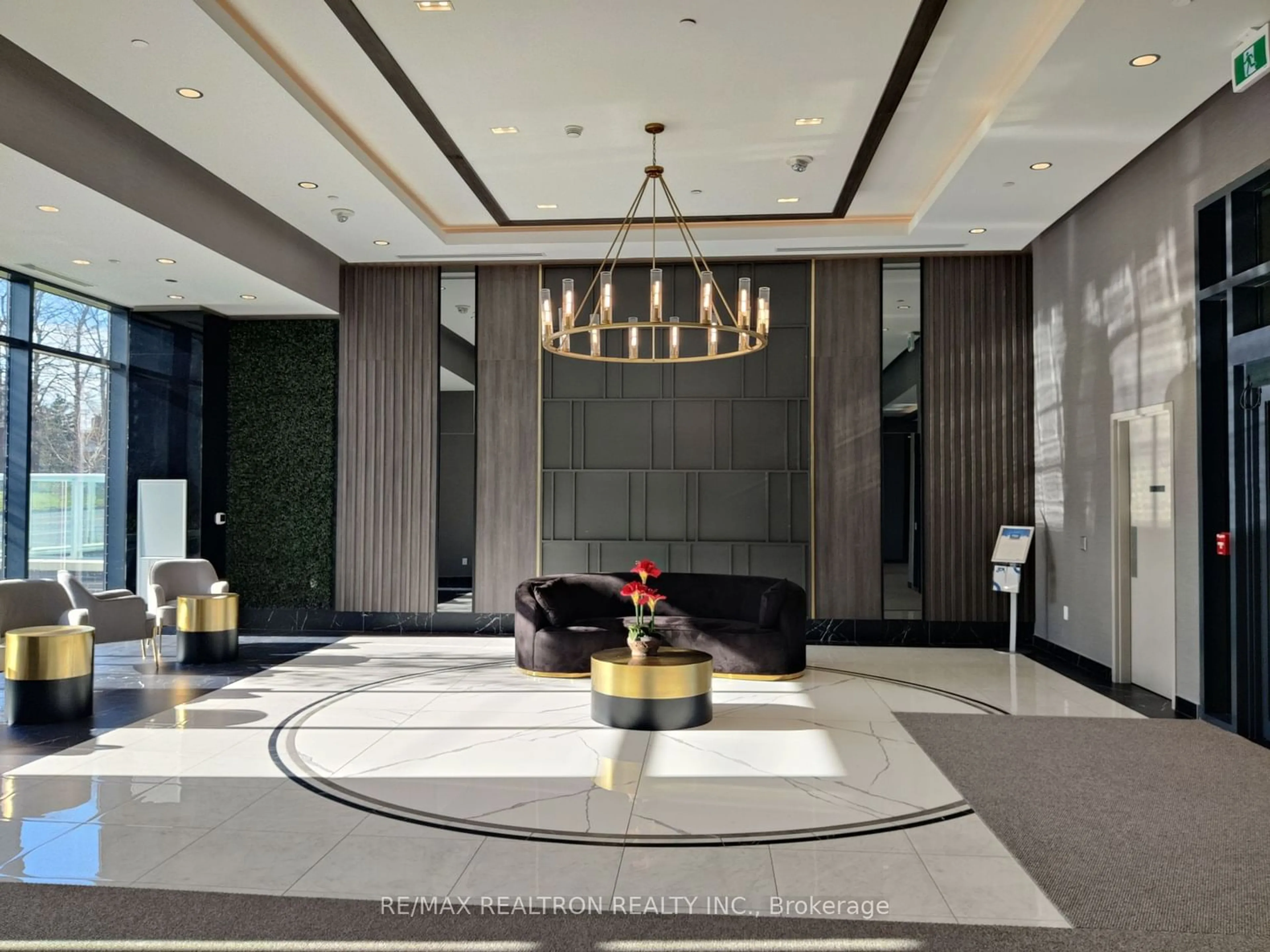 Indoor lobby for 3220 Sheppard Ave #107, Toronto Ontario M1T 0B7